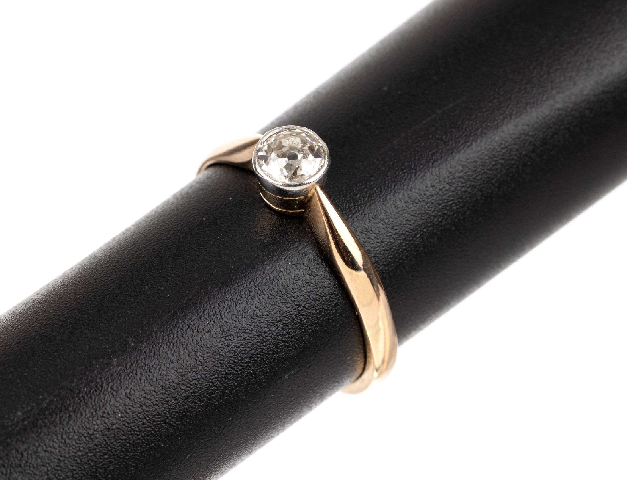 14 kt Gold Diamant Ring, um 1930, GG/WG 585/000, 1 Altschliff-Diamant ca. 0.30 ct Weiß/p, ca. 2.5 g, RW 55.5
