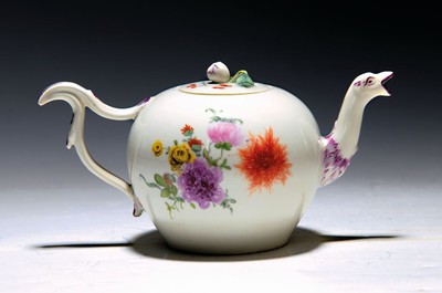 Image 26715010 - Teapot Zurich, around 1770, porcelain, with floral painting, animal spout, rest., height approx. 9.5 cm, width approx. 20 cm, minor signs of age