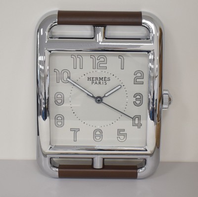 Image HERMES wall clock series Cape Cod, quartz, display of hours, minutes & sweep seconds, measures approx. 42 x 31 cm, original box, condition 1-2