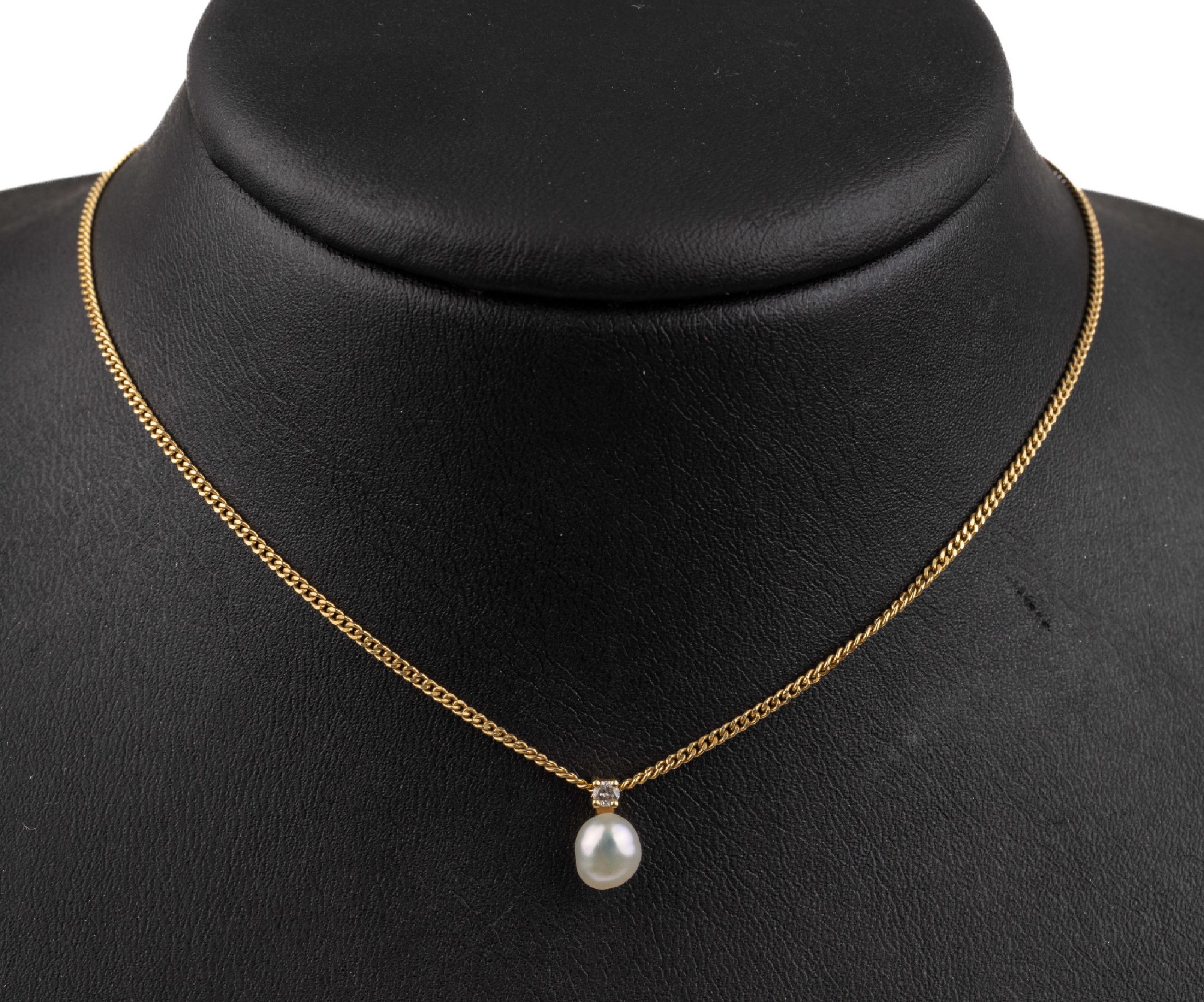 14 kt Gold Brillant-Zuchtperl-Collier, GG 585/000, 1 Brillant ca. 0.04 ct Weiß/si, 1 Süßwasserzuchtperle Durchm. ca. 5 mm, total ca. 3.1 g, L. ...