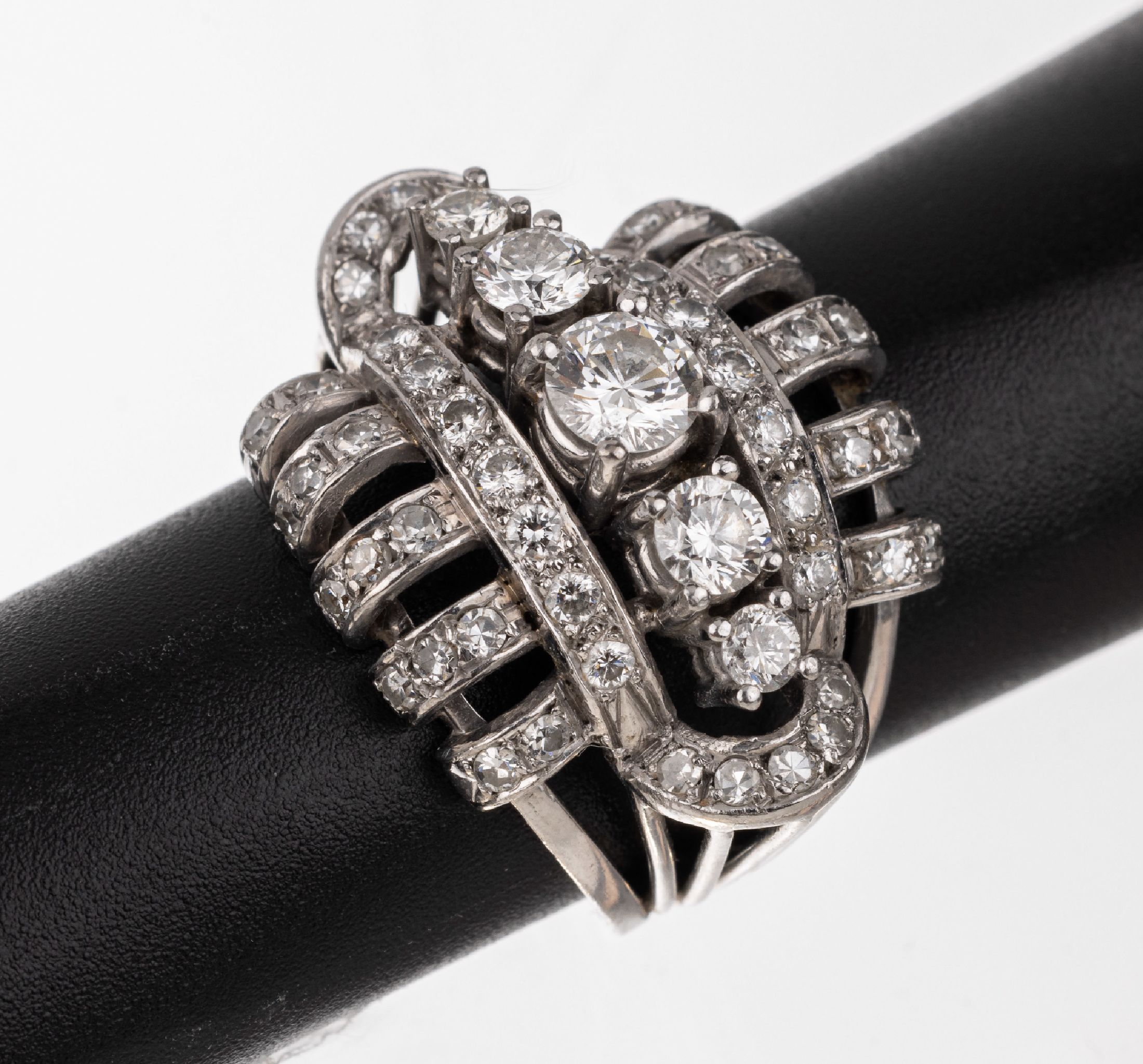18 kt Gold Diamant Ring, WG 750/000, 19 Brillanten und 38 8/8-Diamanten zus. ca. 1.30 ct Weiß-get. Weiß/si-p1, ca. 9.5 g, RW 51