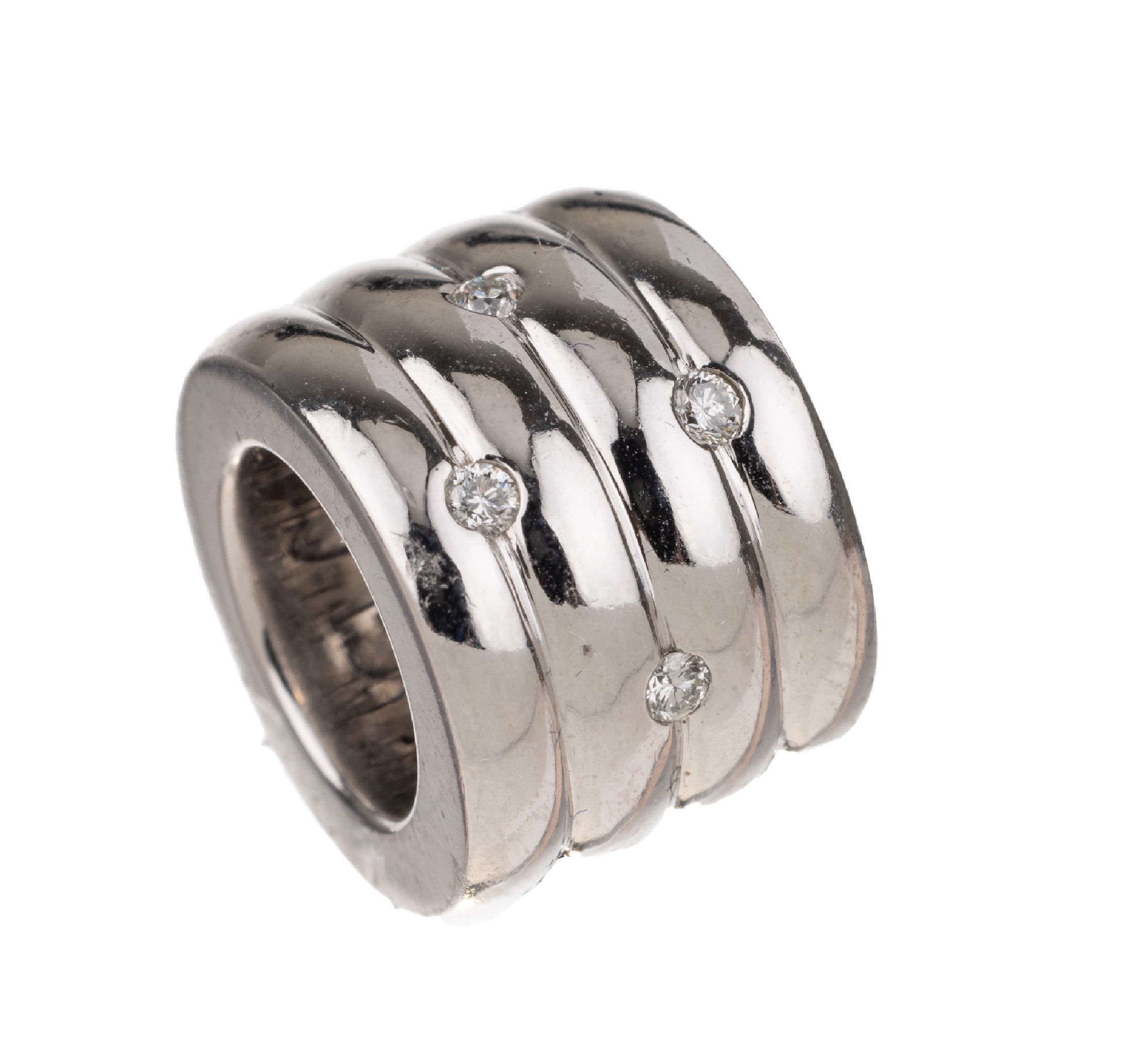 14 kt Gold Brillant-Anhänger, WG 585/000, Brillanten zus. ca. 0.22 ct (grav.) Weiß/si, innen mit umlaufender Meistermarke GL, total ca. 8,3 g, D ...