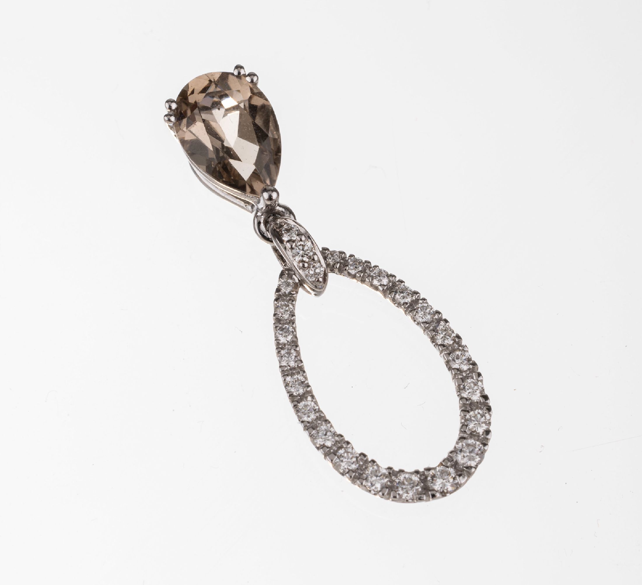 18 kt Gold Rauchquarz-Brillant-Anhänger, WG 750/000, Rauchquarz-Tropfen ca. 1,20 ct, Brillanten zus. ca. 0,24 ct Weiß/si, Meistermarke HP Buchwald ...