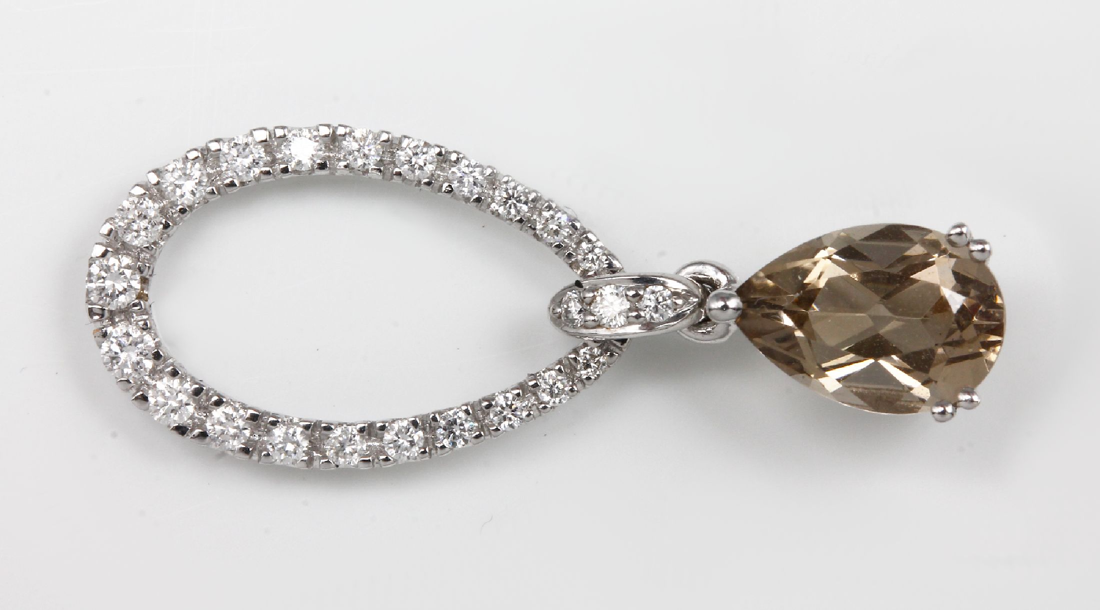Detail a: 18 kt Gold Rauchquarz-Brillant-Anhänger, WG 750/000, Rauchquarz-Tropfen ca. 1,20 ct, Brillanten zus. ca. 0,24 ct Weiß/si, Meistermarke HP Buchwald ...