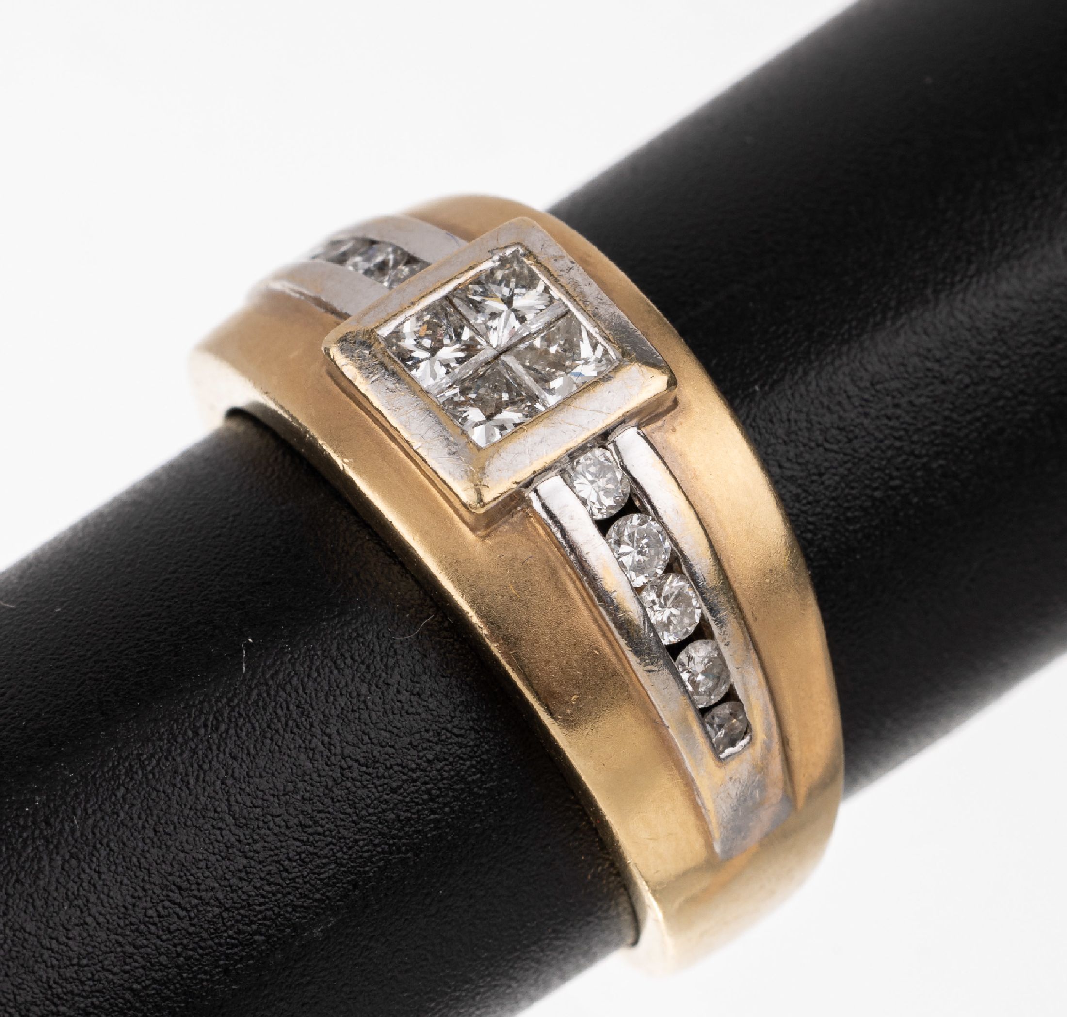 14 kt Gold Diamant Ring, GG/WG 585/000, 10 Brillanten und 4 Diamanten im Princess- Cut zus. ca. 0.60 ct Weiß/si-p 1, RW 60, ca. 7 g, Rhodinierung ...