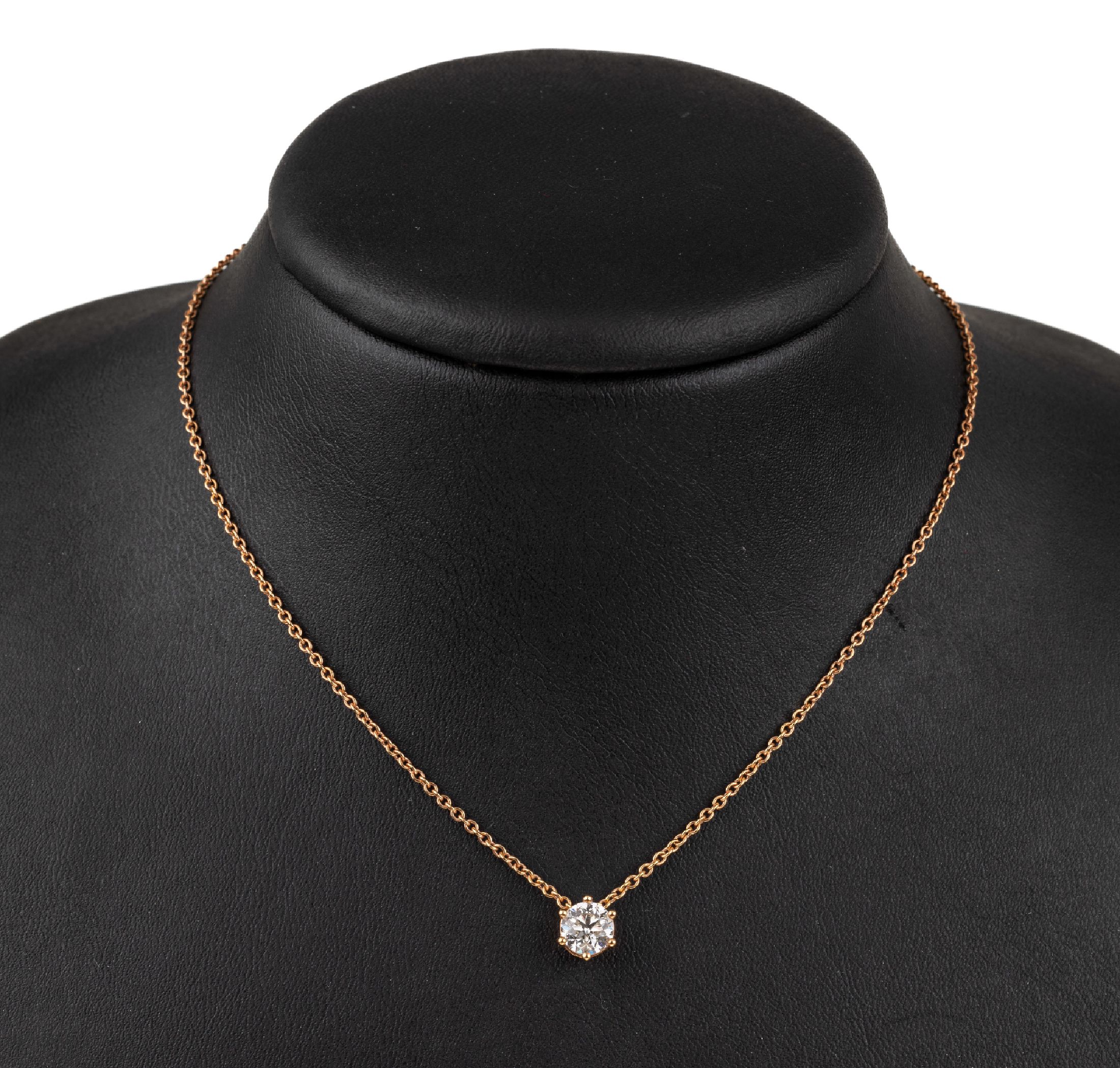 18 kt Gold Brillant Anhänger, RG 750/000, an Kette RG 750/000, Brillant Solitär 1.00 ct Weiß (H)/vs 1, Krappenfassung,L ca. 44 cm, IGI-Expertise ...