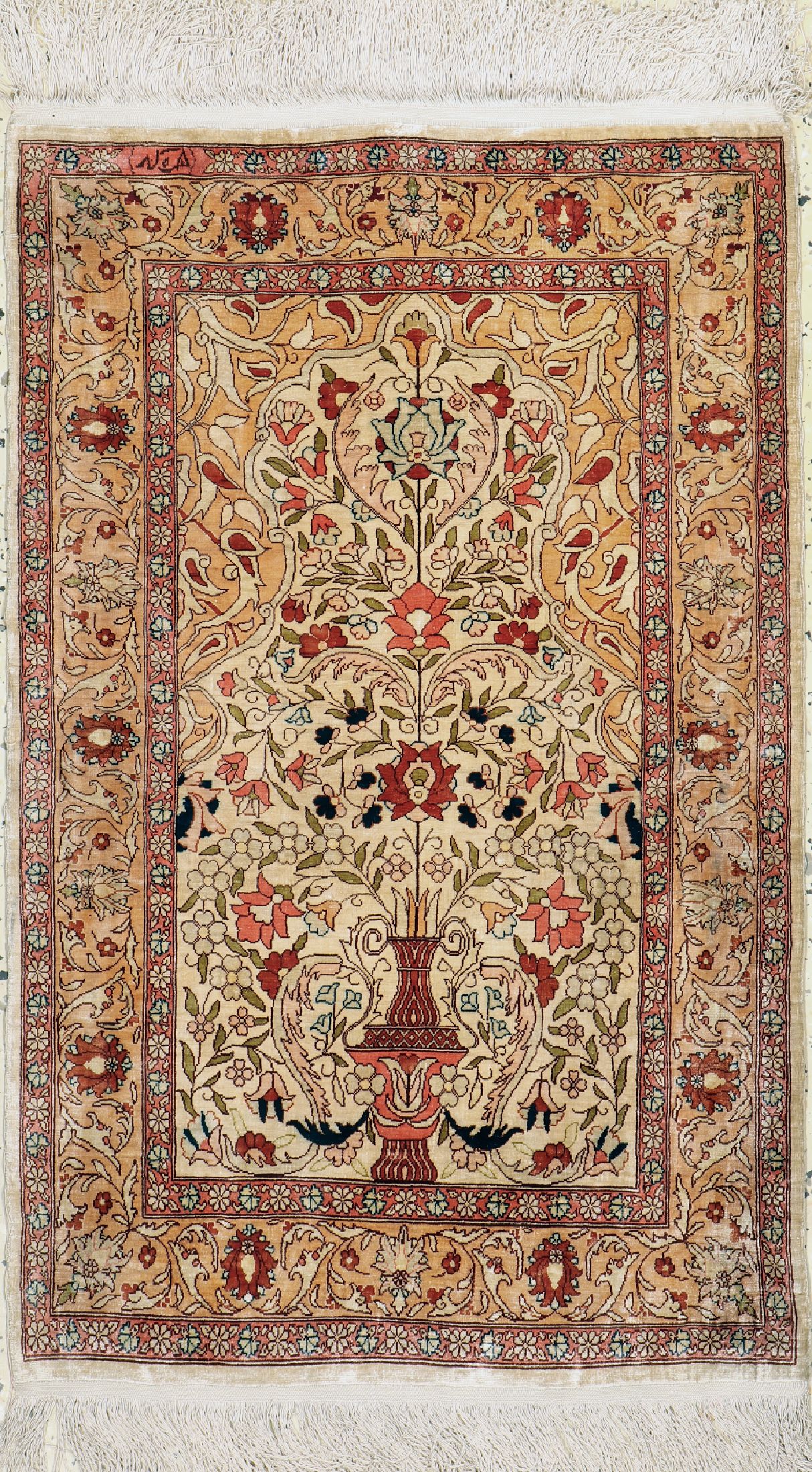 Hereke Seide fein signiert, Türkei, um 1960, reine Naturseide, ca. 96 x 60 cm, EHZ: 2, (leicht verfärbt)