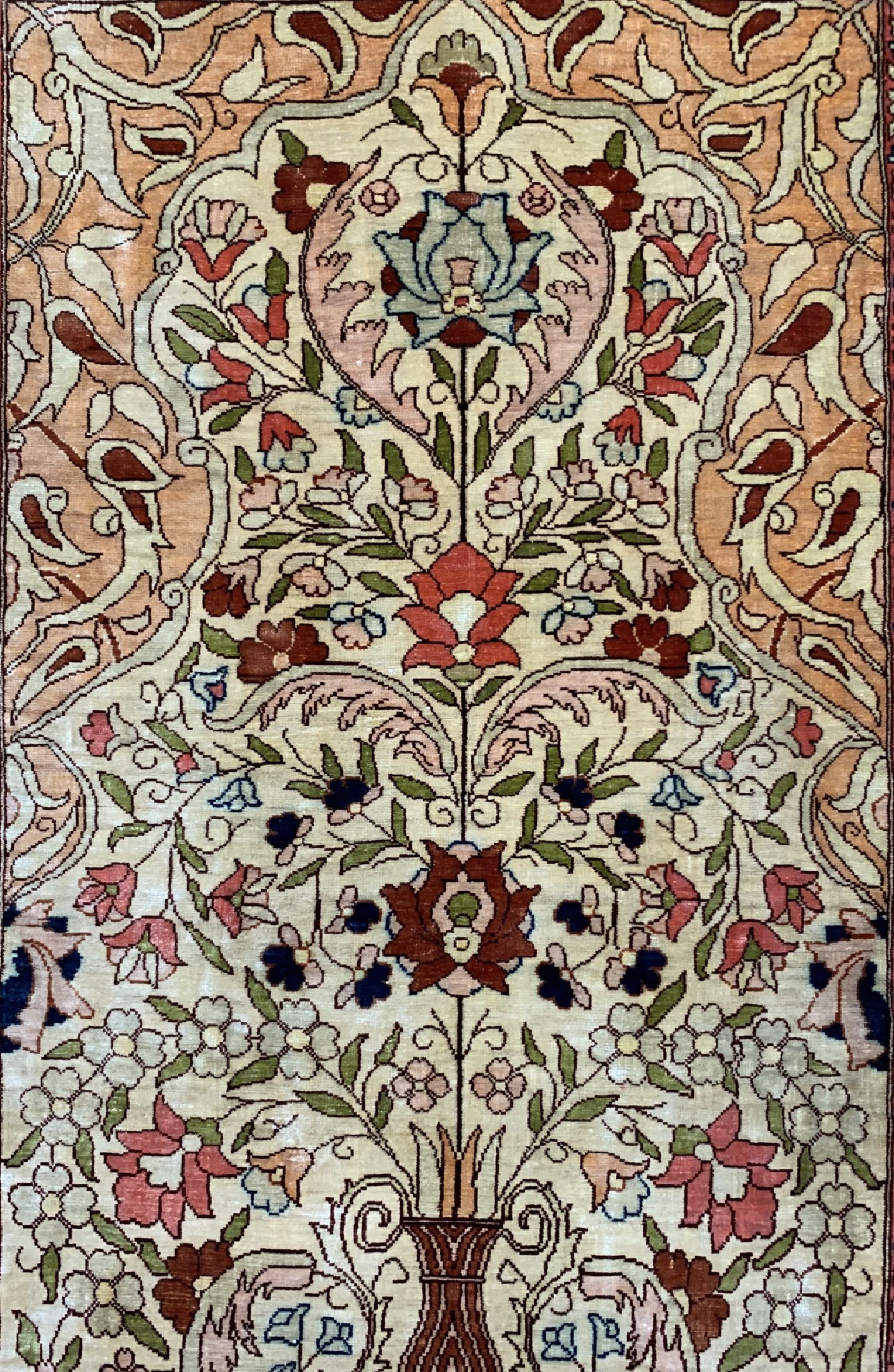 Detail b: Hereke Seide fein signiert, Türkei, um 1960, reine Naturseide, ca. 96 x 60 cm, EHZ: 2, (leicht verfärbt)