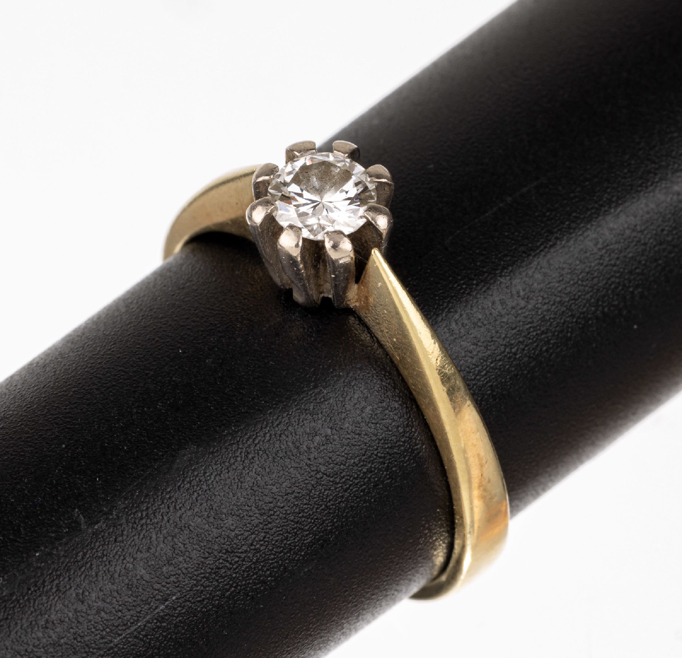 14 kt Gold Brillant-Ring, GG 585/000, ein Brillant ca. 0.50 ct Weiß/vvs, RW 64, ca. 4.6 g