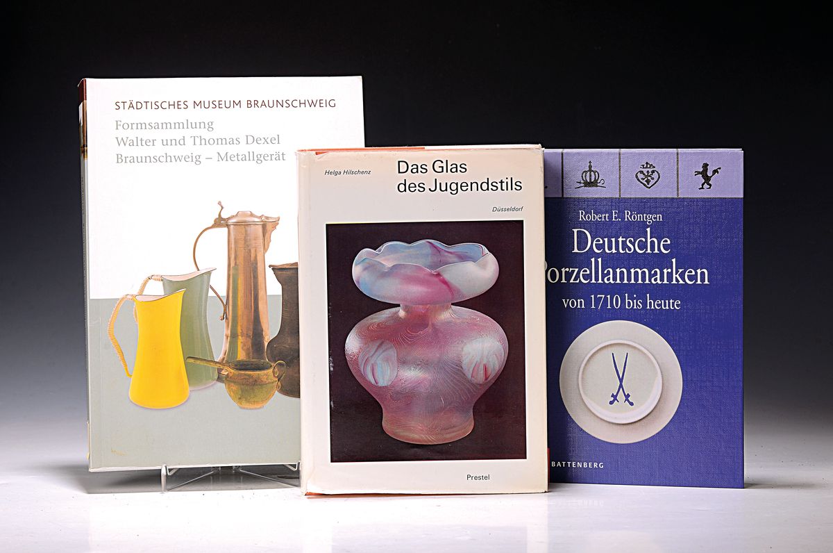 Große Konvolut Literatur zu Silber und dem Kunsthandwerk des Jugendstiles, 28 Werke, u.a. Waliczek/Rasala 2007, 2Bände zu Firmenstempeln auf ...