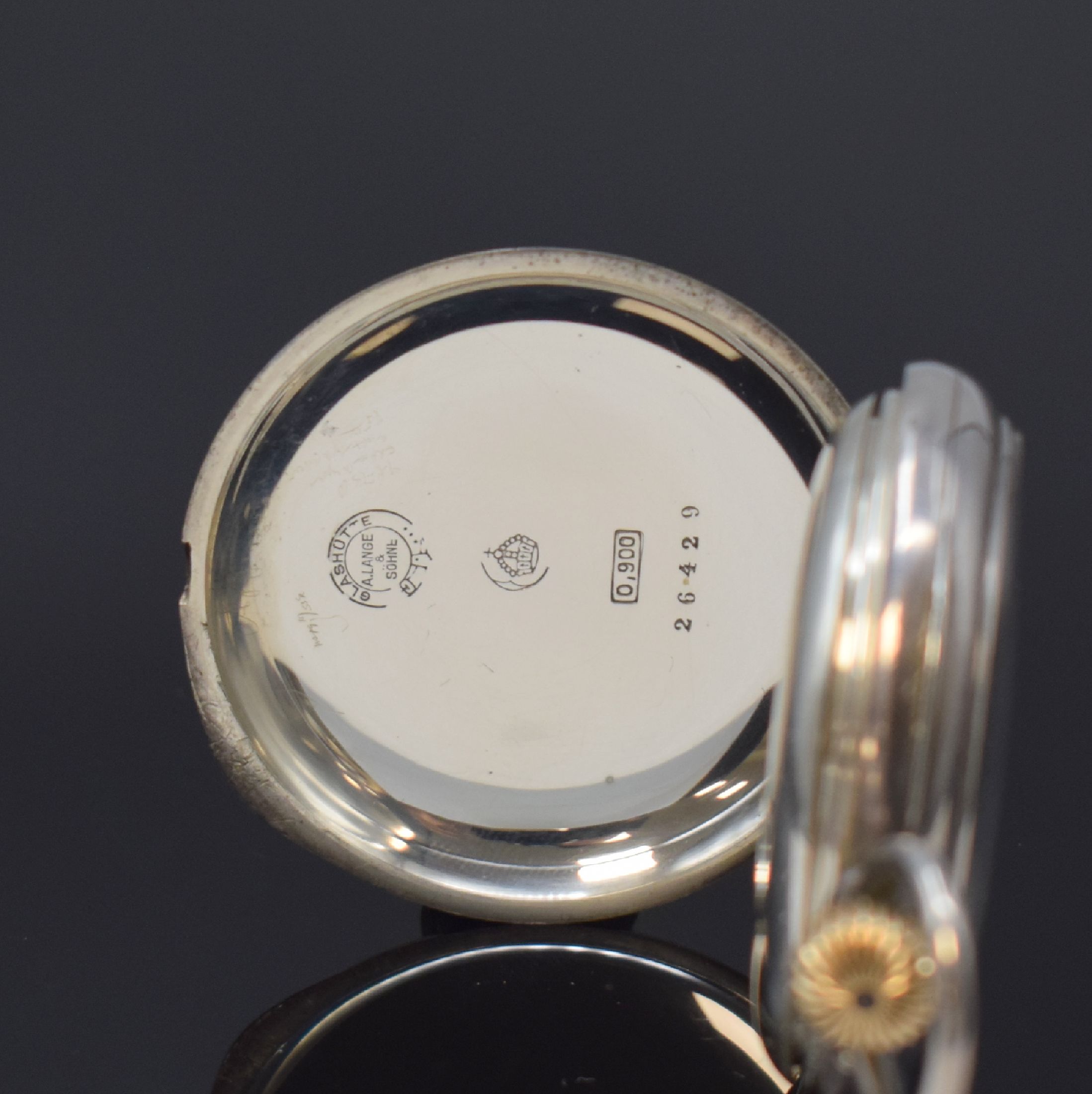Detail b: A. LANGE & SÖHNE offene Taschenuhr in 900er Silber, Deutschland um 1890, glattes Geh. dell., rücks. m. Monogramm, Silbercuvette, Emailzifferbl. m. ...