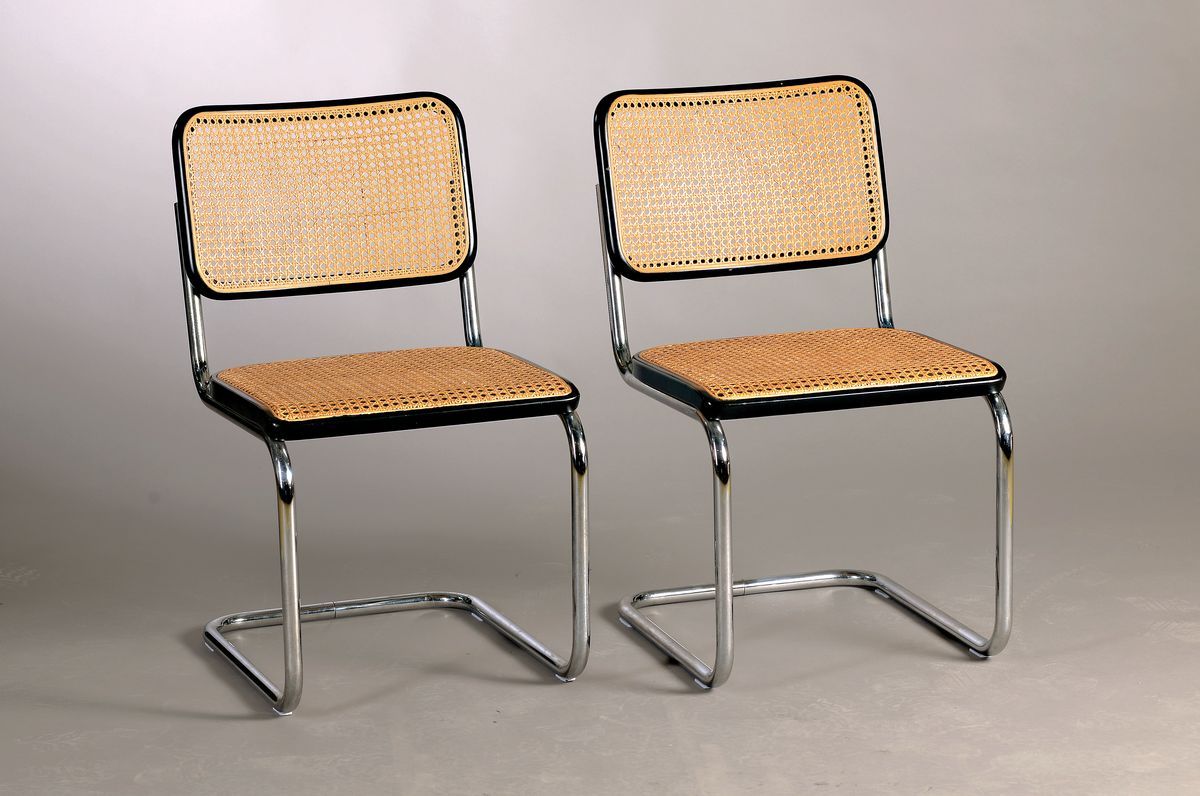 4 Freischwinger "Thonet S 32", Stahlrohrgestell, Rahmen schwarz lackiert, Unterseite bezeichnet "Thonet", Korbgeflecht vor ...