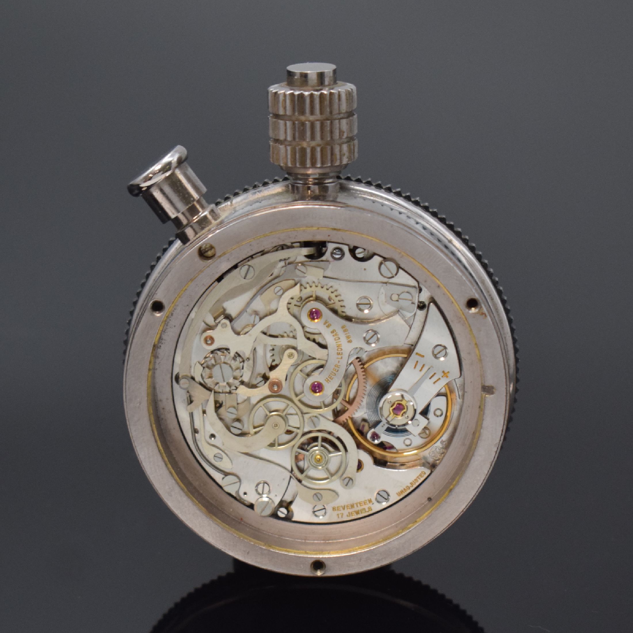 Detail e: HEUER/LEONIDAS SA Super-Autavia Rally- Einbauuhr mit Chronograph, Schweiz um 1965, verchr. Geh., Bodenplatte 4-fach verschraubt, Nullstellung durch ...