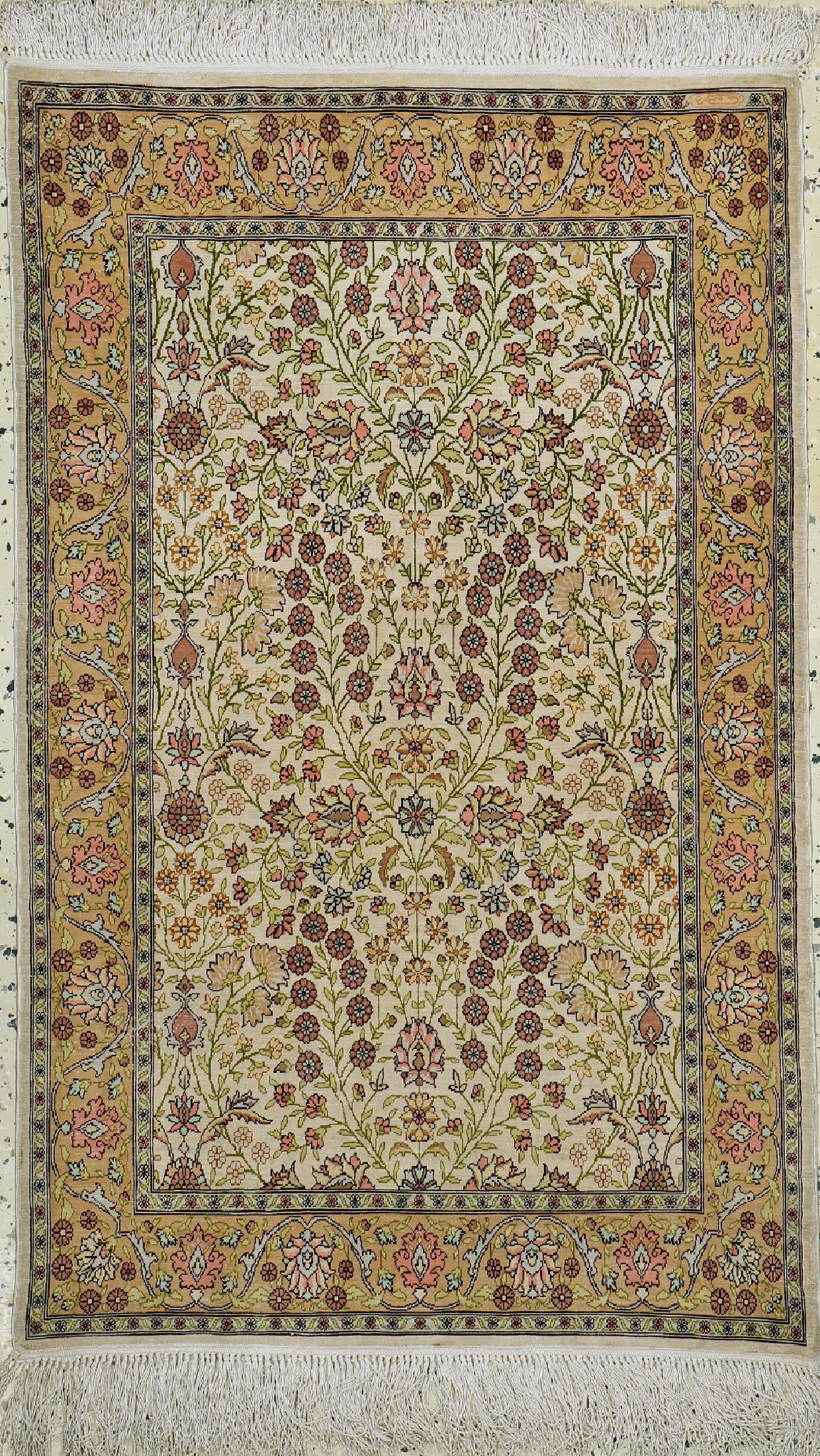 Hereke Seide fein signiert, Türkei, um 1960, reine Naturseide, ca. 112 x 70 cm, EHZ: 1-2