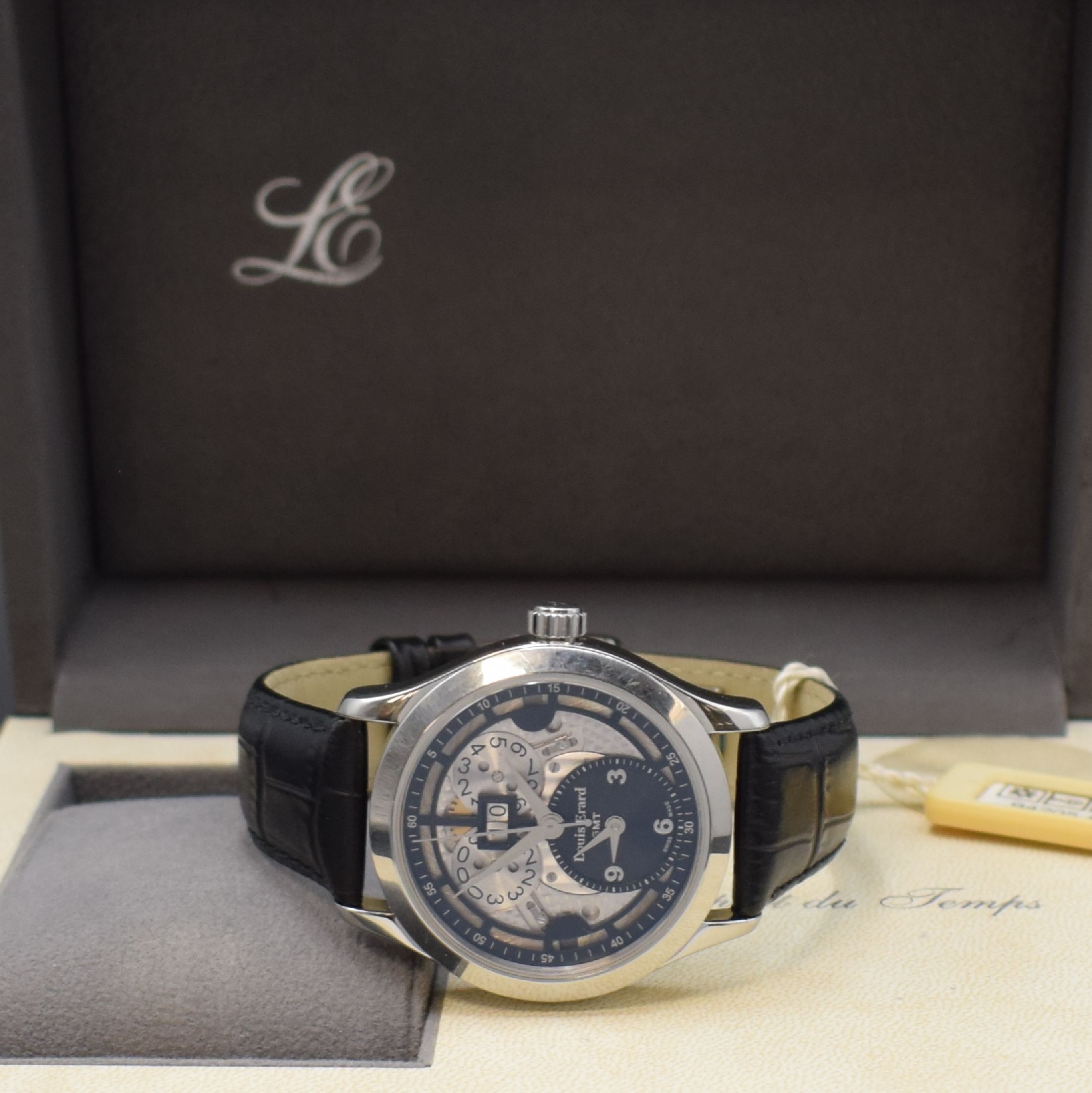 Detail f: LOUIS ERARD Herrenarmbanduhr 1931 GMT Skeleton Big Date Referenz 94205AA02, Automatik, Edelstahlgeh. inkl. orig. Lederband m. dopp. Faltschl., beids. ...