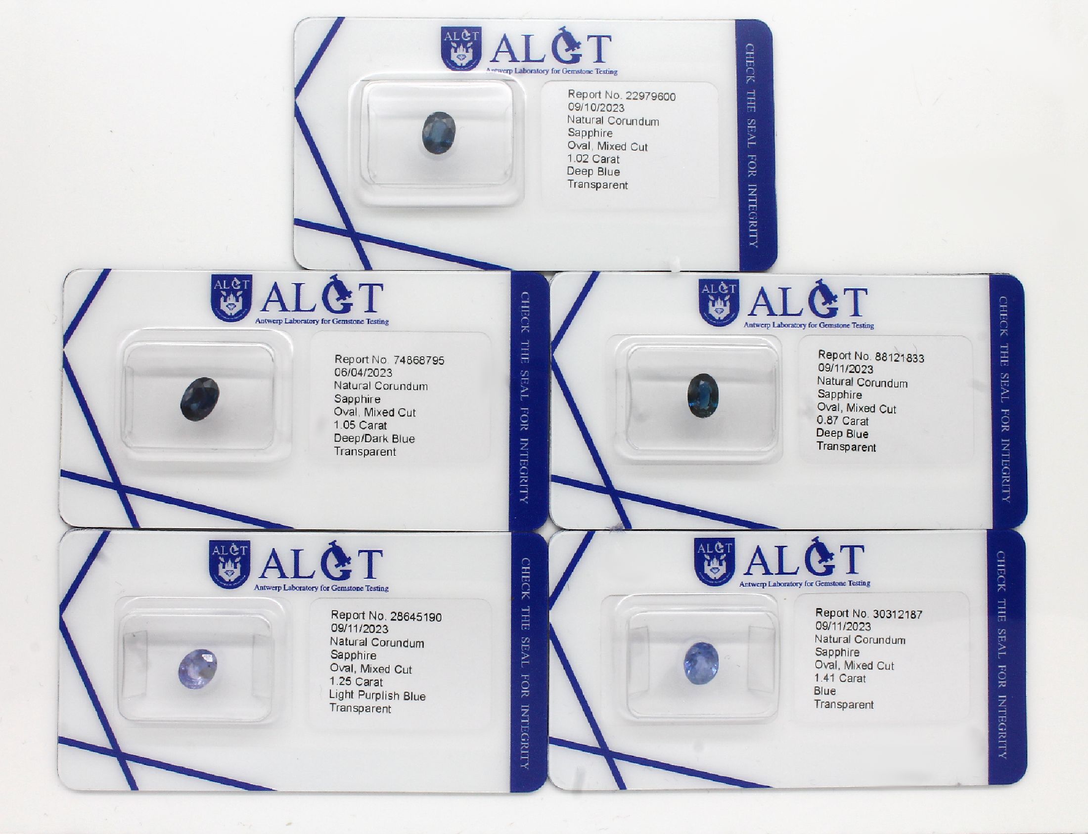 Konvolut 5 lose ovalfacett. Saphire zus. ca. 5.33 ct: 1 x ca. 1.02 ct, Deep Blue, transparent; 1 x ca. 1.14 ct, Blue transparent; 1 x ca. 1.25 ct, ...
