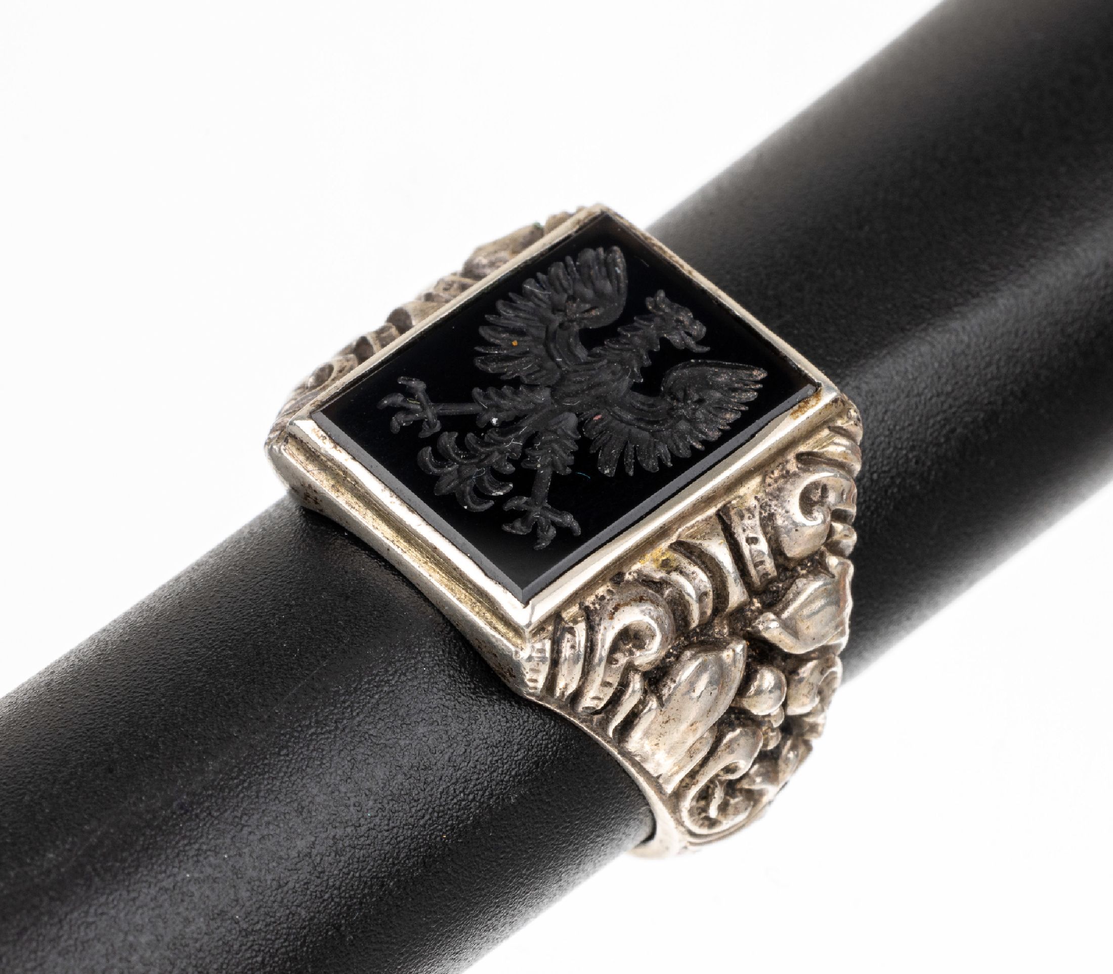 Silber Siegelring mit Onyx, 835er Silber, rechteckige Onyxeinlage mit Adlerwappen, Ringschultern verz., RW 60, Siegelabdruck anbei