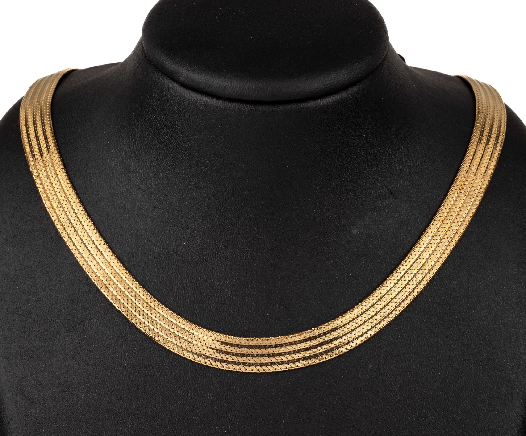 14 kt Gold Collier, GG 585/000, ca. 64.7 g, D. ca. 15 cm, B. ca. 1 cm, Kastenschloss mit Sicherheitsacht