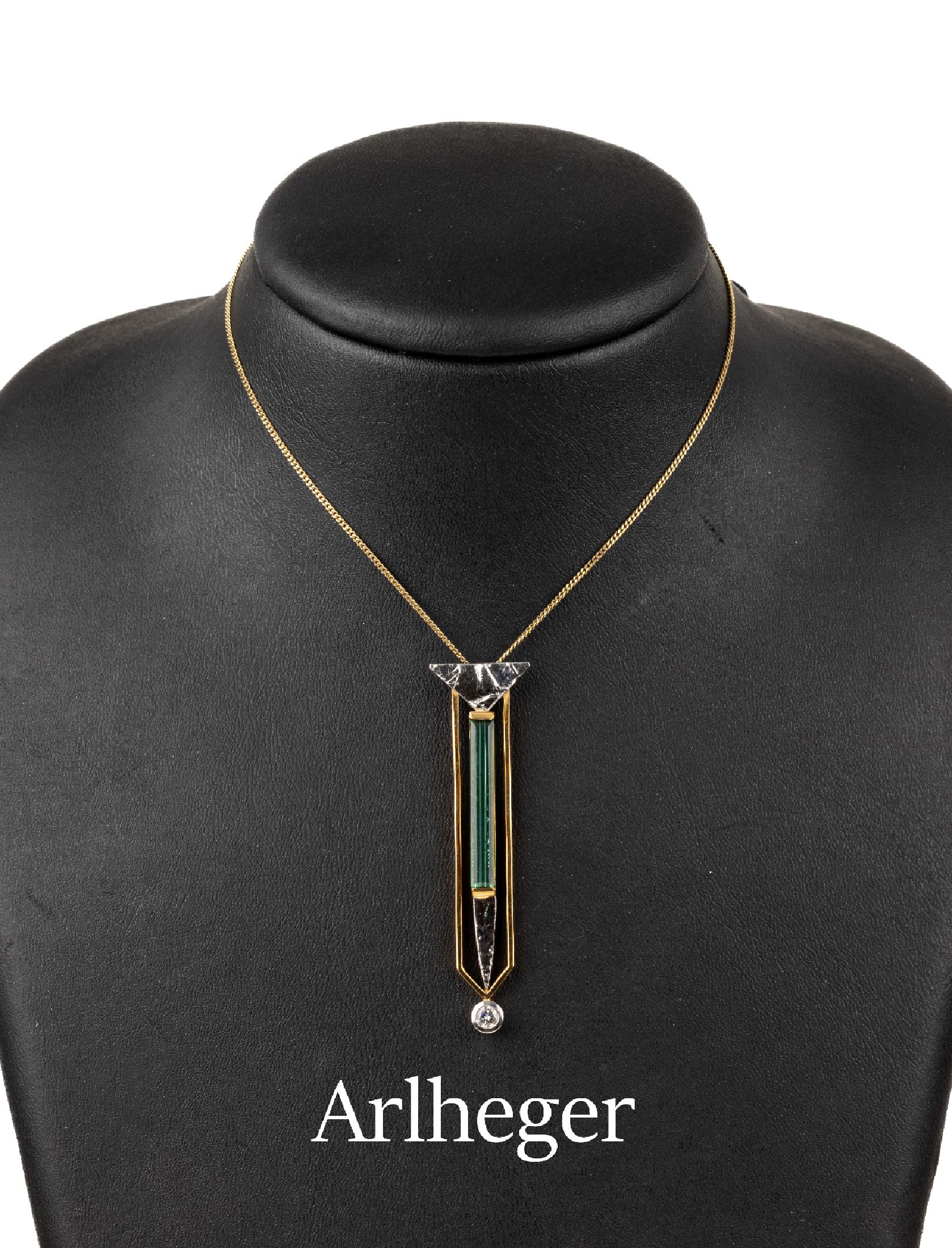 Detail b: 18 kt Gold Designer Turmalin-Brillant- Anhänger, GG/WG 750/000, Anfertigung wohl Juwelier Arlheger/Wuppertal, 1 facett. grünes Turmalin-Baguette, ...