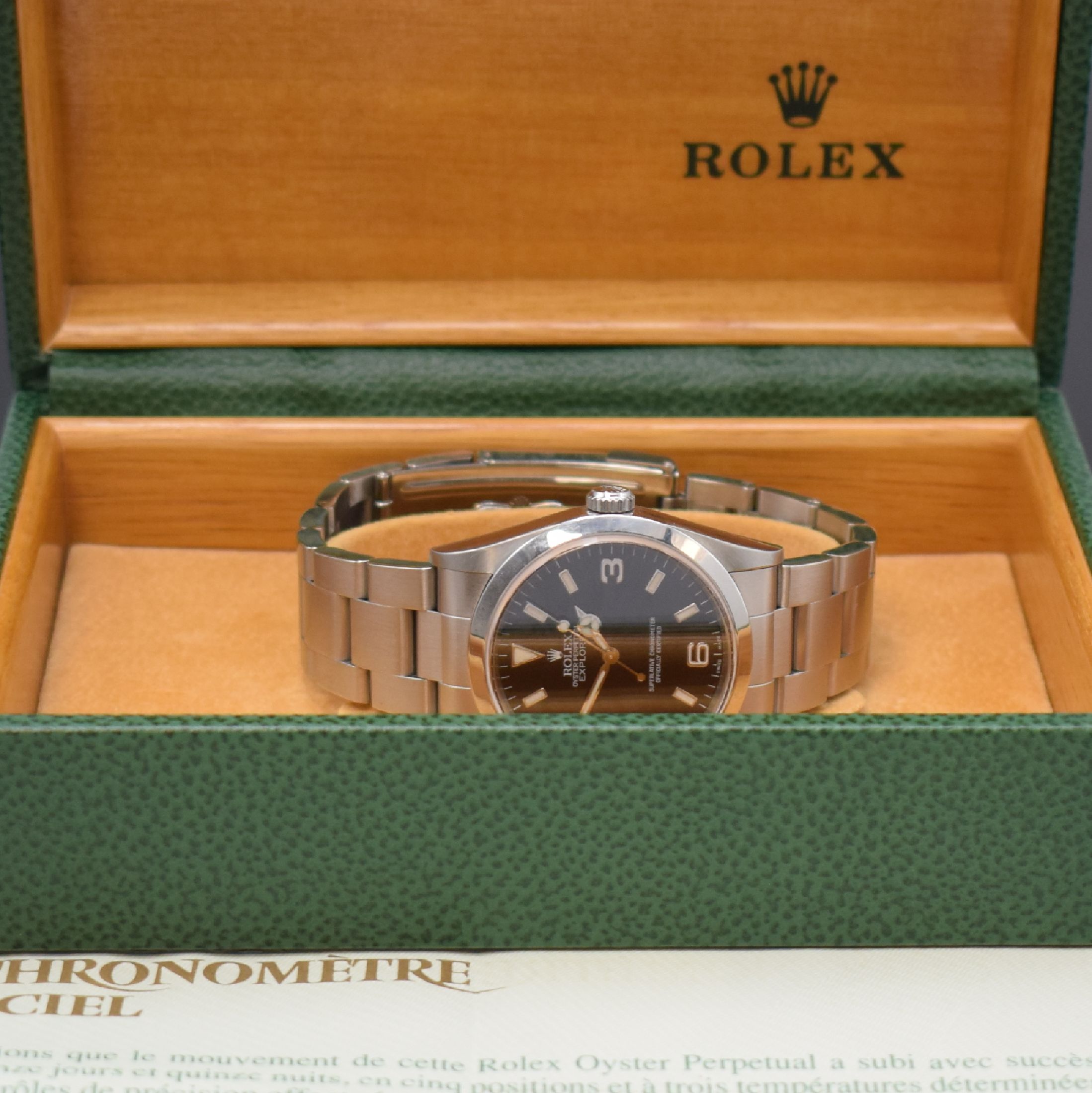 Detail e: ROLEX Herrenarmbanduhr Oyster Perpetual Explorer I Referenz 14270, Automatik, A- Serie, LC 100, Chronometer der Superlative in Edelstahl inkl. ...