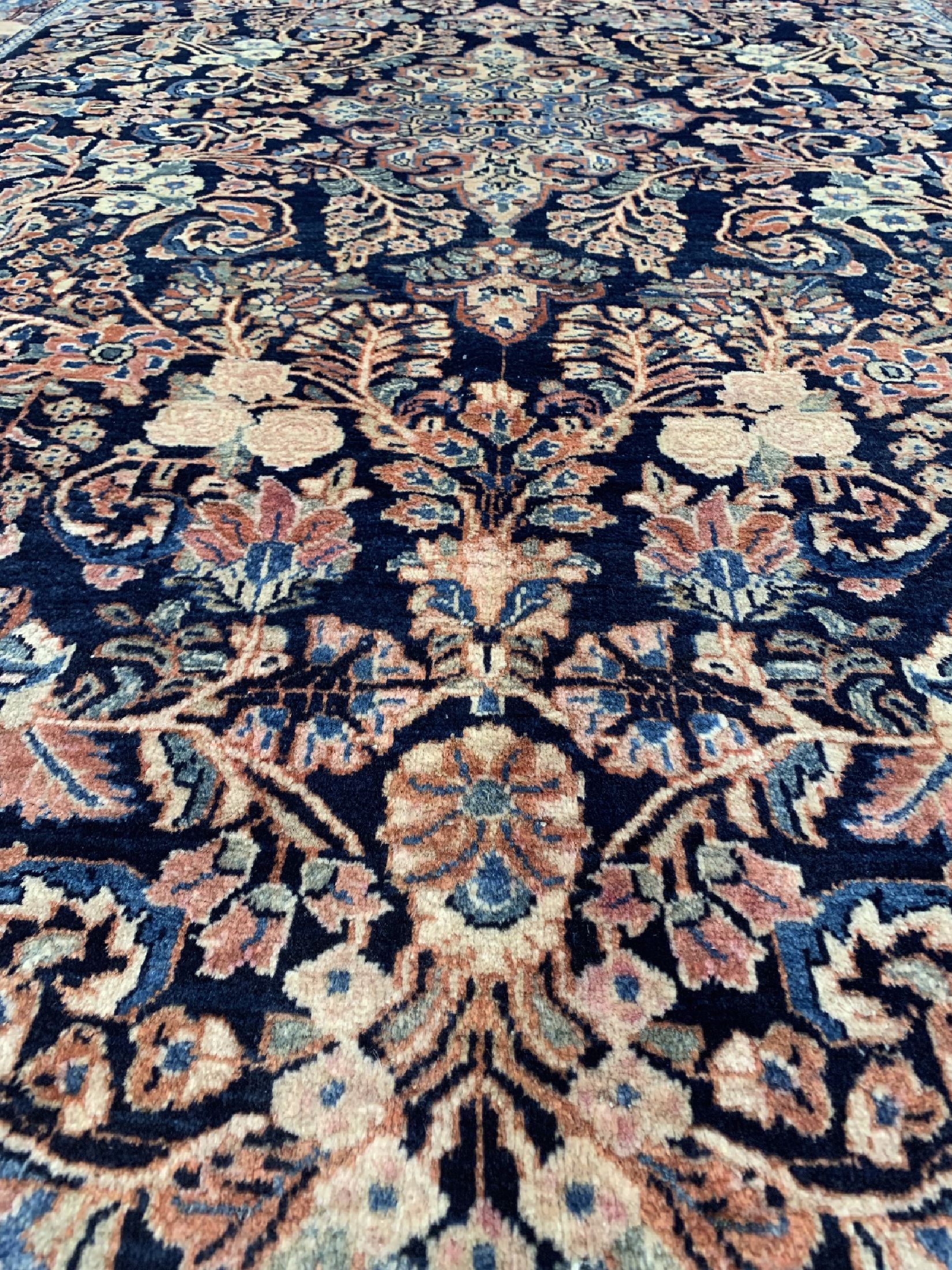Detail d: Us Re-Import Sarogh, Persien, um 1910/1920,Korkwolle auf Baumwolle, ca. 270 x 185 cm, gereinigt, EHZ: 1-2