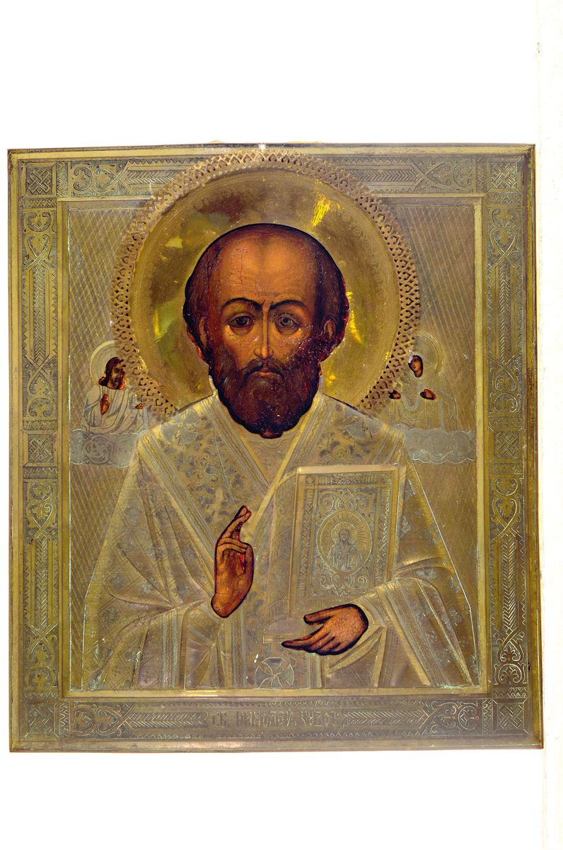 Detail k: Ikone, Russland, um 1900, Hl. Nikolaus, Tempera/Holz, fein ziseliertes und guillochiertes Messingoklad, ca. 35x31cm