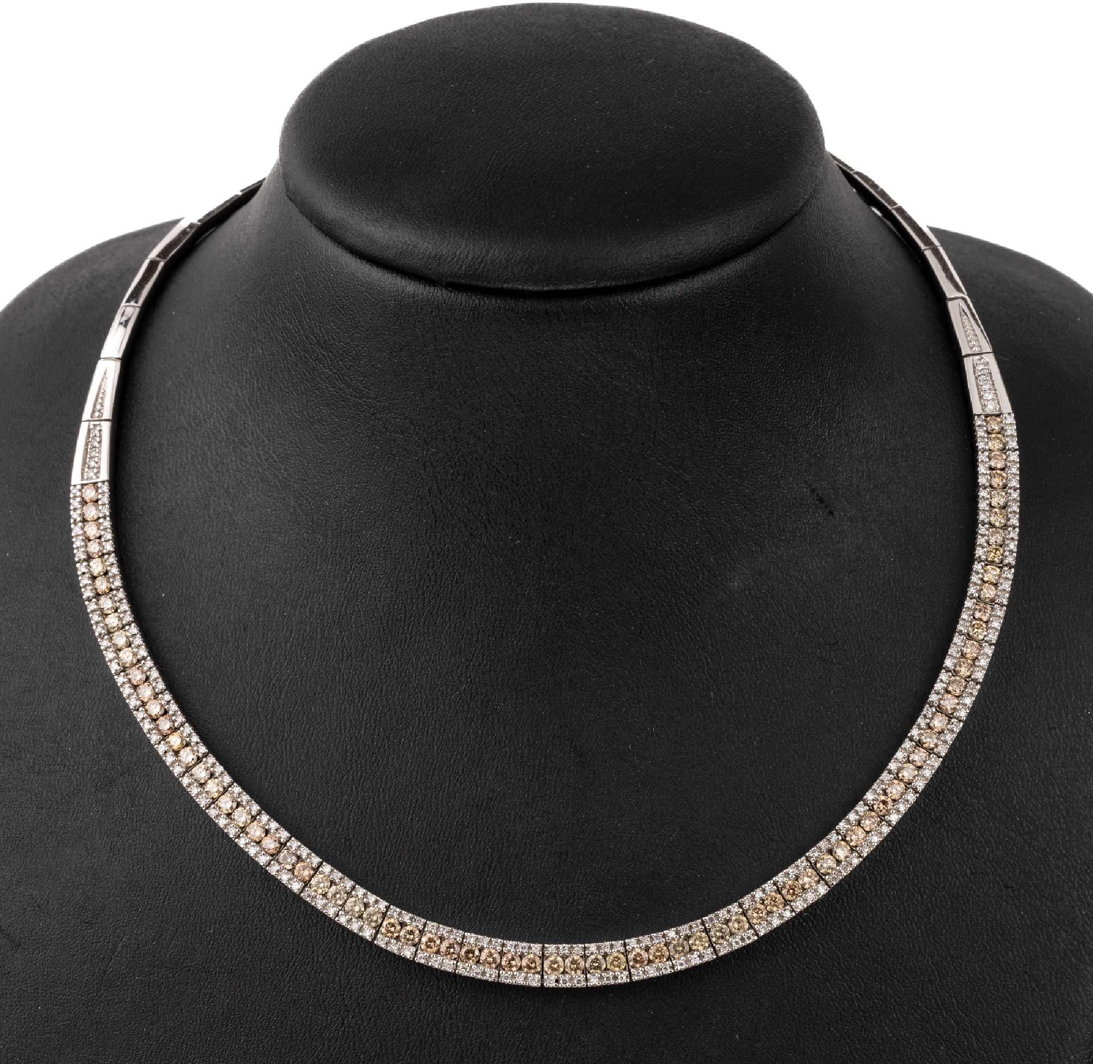 14 kt Gold Diamant-Collier, WG 585/000, 76 Brillanten zus. ca. 5.30 ct getönt/gelb-braun/si-p1, 238 8/8-Diamanten zus. ca. 0.90 ct Weiß/si-p1, D. ...
