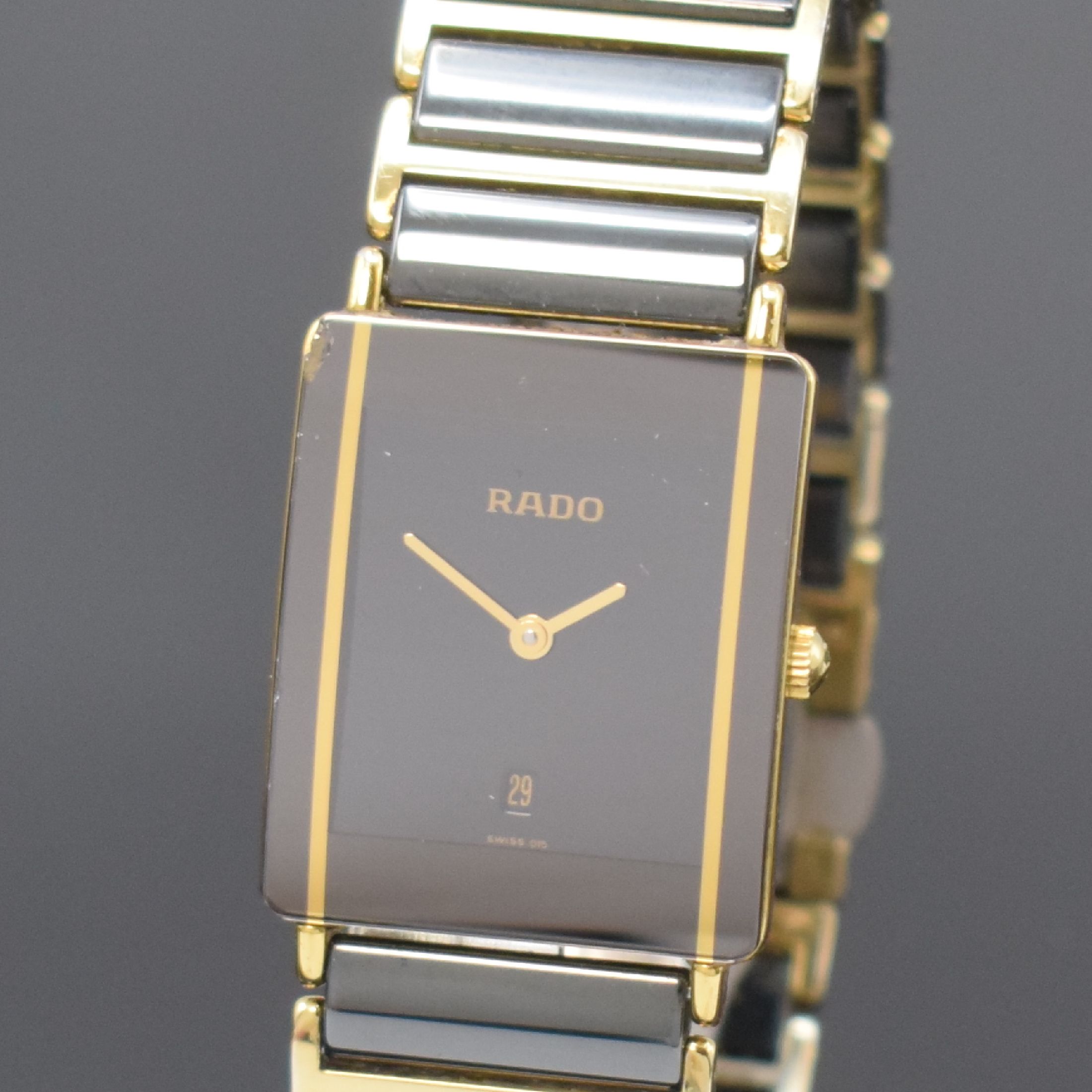Detail a: RADO Diastar Armbanduhr Referenz 160.0381.3, Schweiz um 2005, quarz, verg. Gehäuse, Boden 4-fach verschr., verg. Gliederband mit Keramikelementen, ...