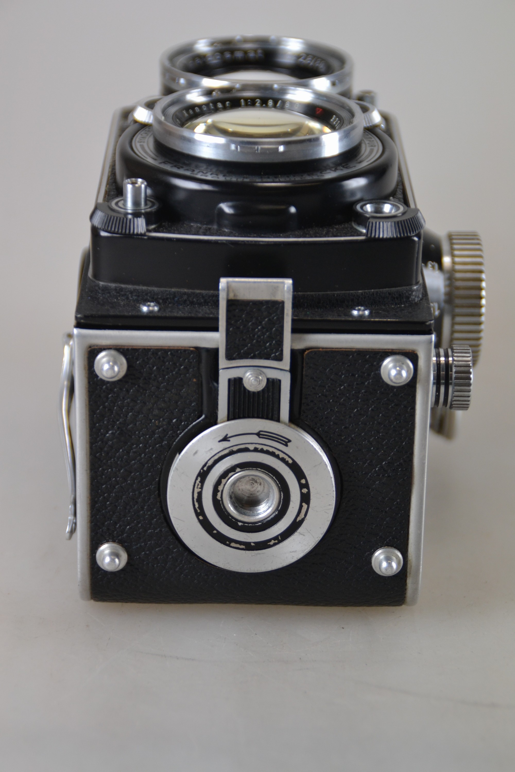 Detail f: Kamera Rolleiflex Nr. 1280935, 2-äugige 6x6 Spiegelreflexkamera, mit Heidosmat 1:2.8, 80mm