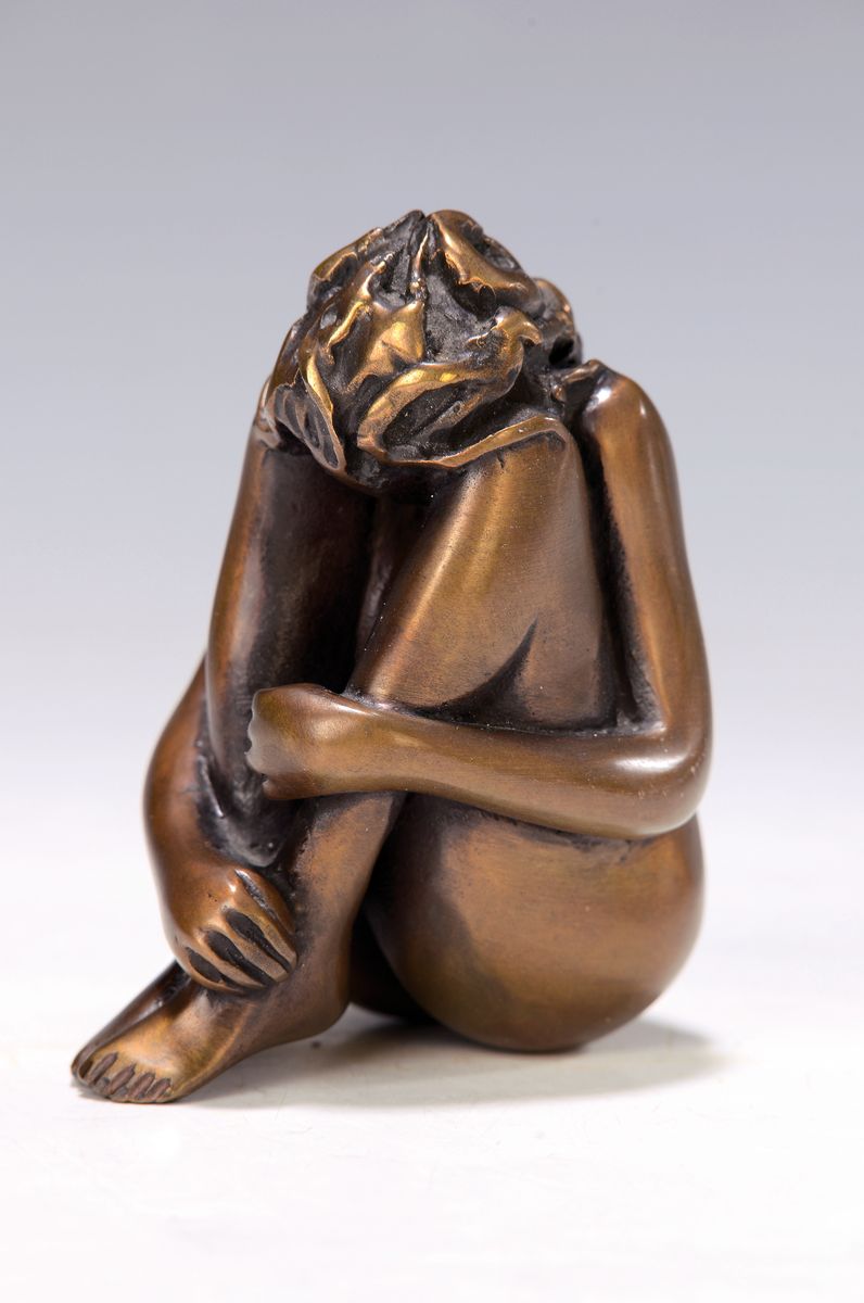 Bruno Bruni, Bronzeskulptur, "Mignon", num. 4181/5000, hockender Akt, signiert, Gießerstempel, H. ca. 8.5 cm