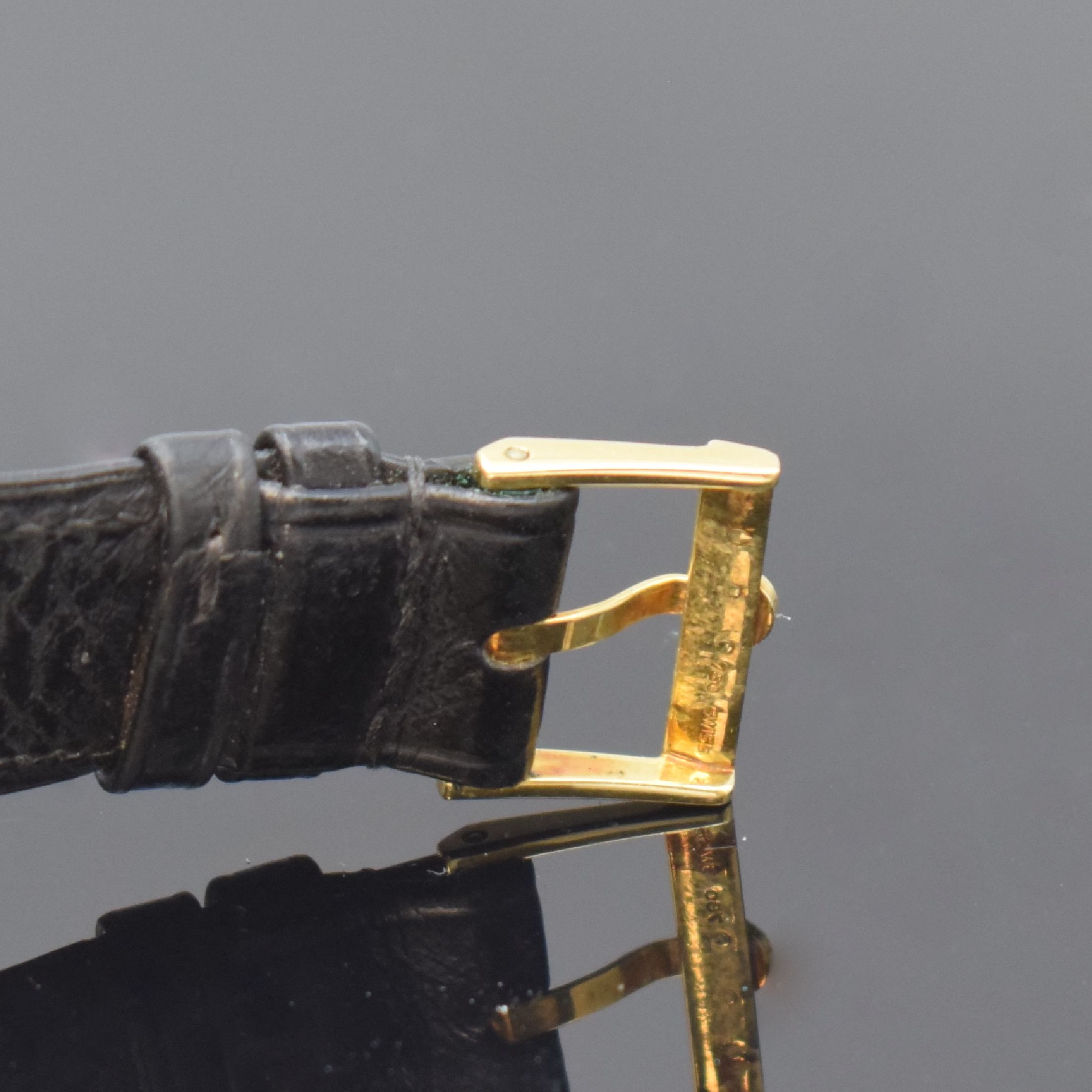 Detail h: OMEGA Herrenarmbanduhr Constellation Chronometer in GG 750/000 Referenz 168009 / 168017, Schweiz um 1967, Automatik, Boden m. Darst. Sternwarte ...