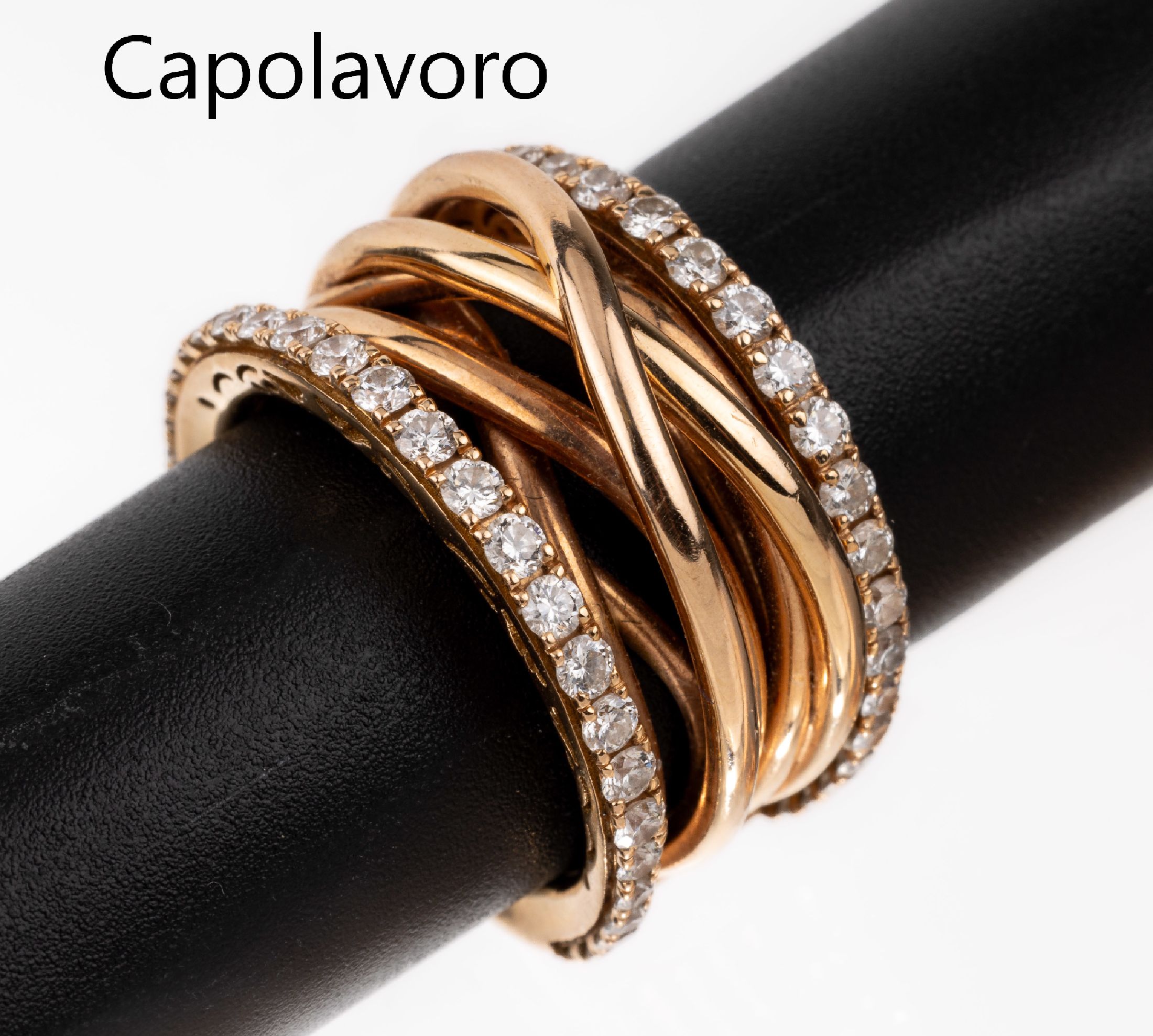 18 kt Gold CAPOLAVORO Brillant-Ring, RG 750/000, Modell Magnifico, mehrreihig verschlungen gearbeitet, 2 Aussenschienen bes.mit 50 Brillanten zus. ...