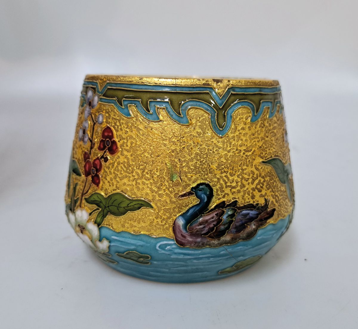 Runde Vase, Paul Milet, Sevres, um 1903, Fayence mit Blattgoldgrund, florale Emailmalerei, innen hell türkis, glasiert, undeutlich bez. wohl: ...