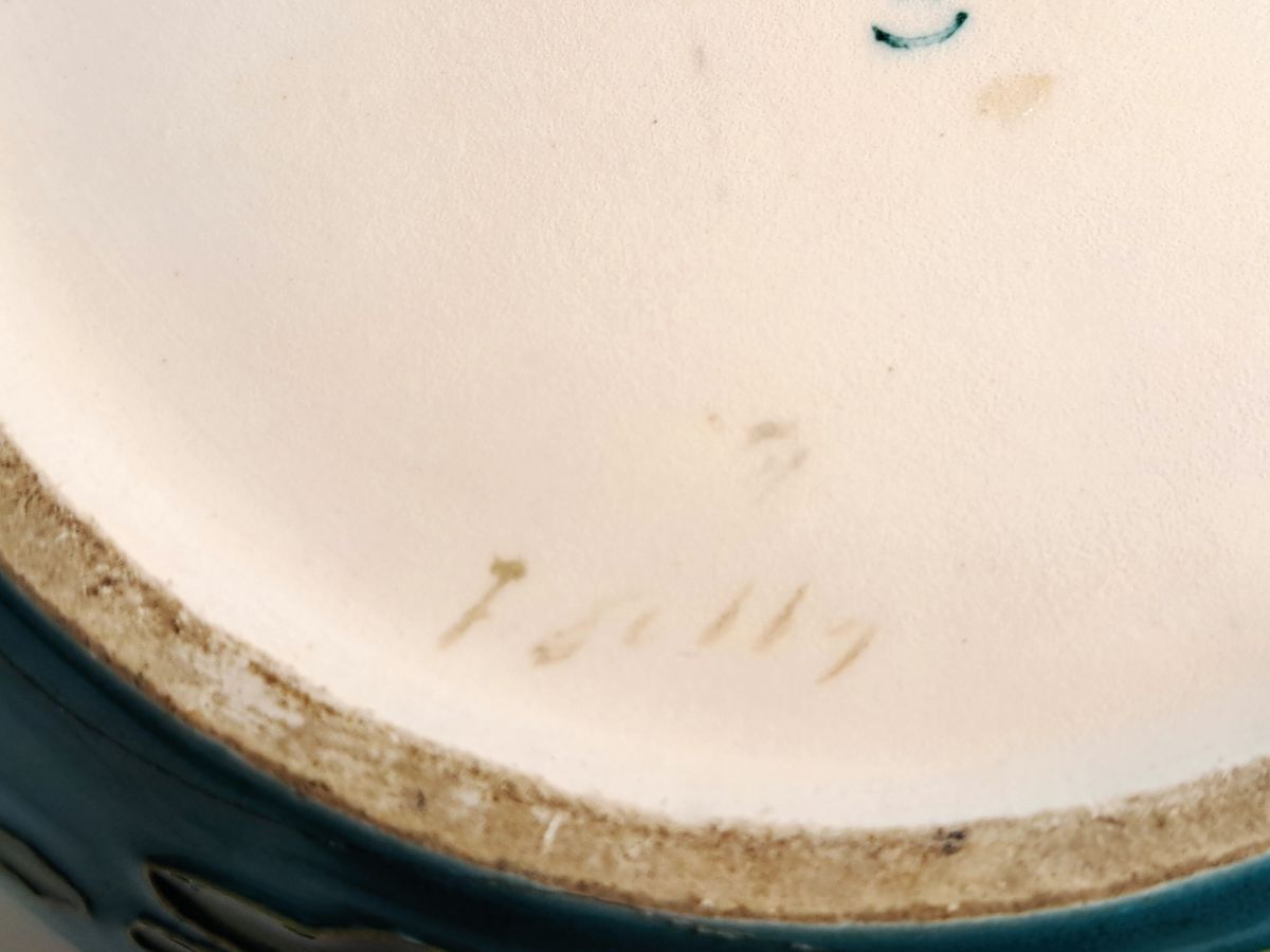 Detail g: Runde Vase, Paul Milet, Sevres, um 1903, Fayence mit Blattgoldgrund, florale Emailmalerei, innen hell türkis, glasiert, undeutlich bez. wohl: ...