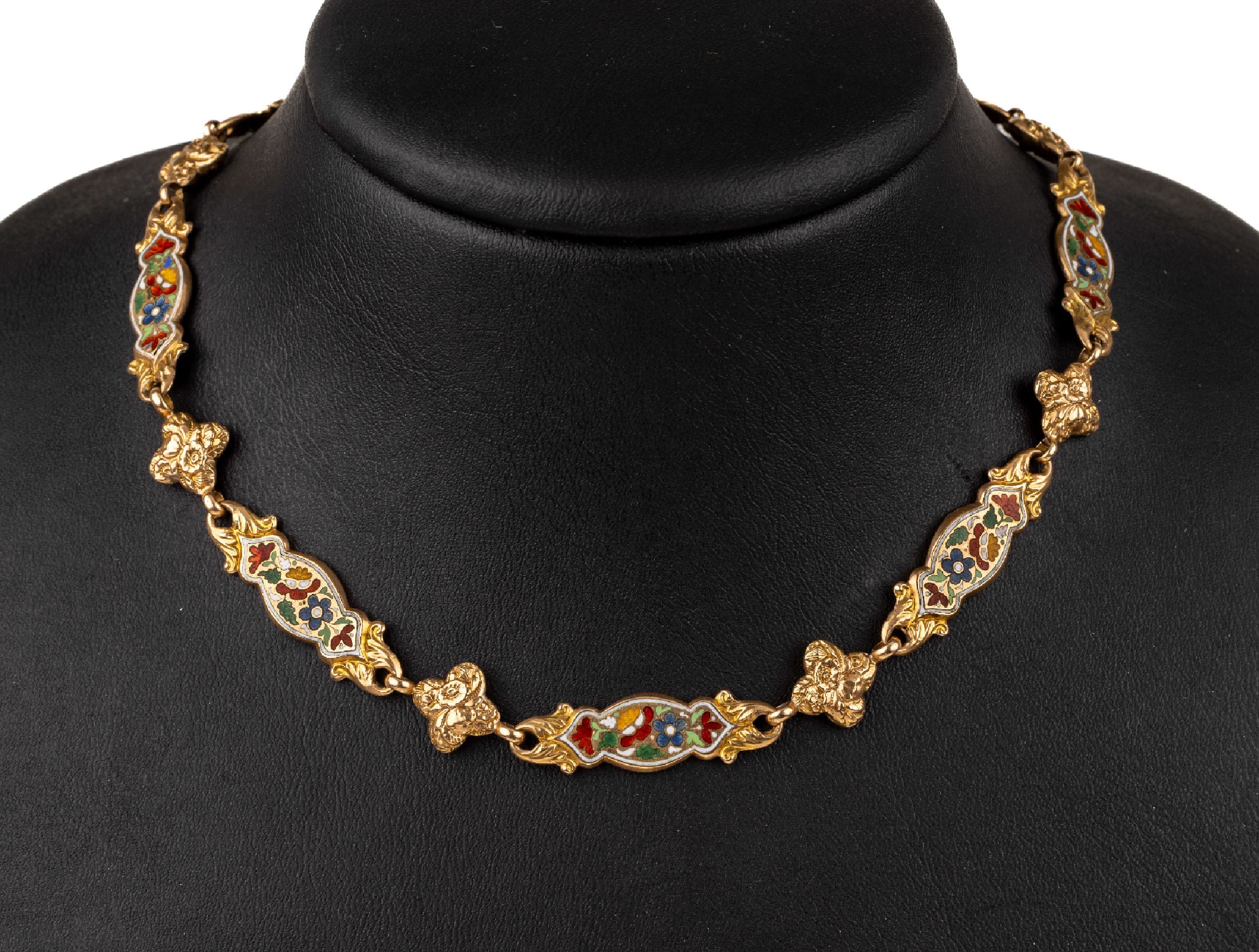 14 kt Gold Collier mit Email, GG 585/000, um 1880, bunt floral emaill. Elemente, grav., L. ca. 48 cm, Federringschließe sek., ca. 19.2g