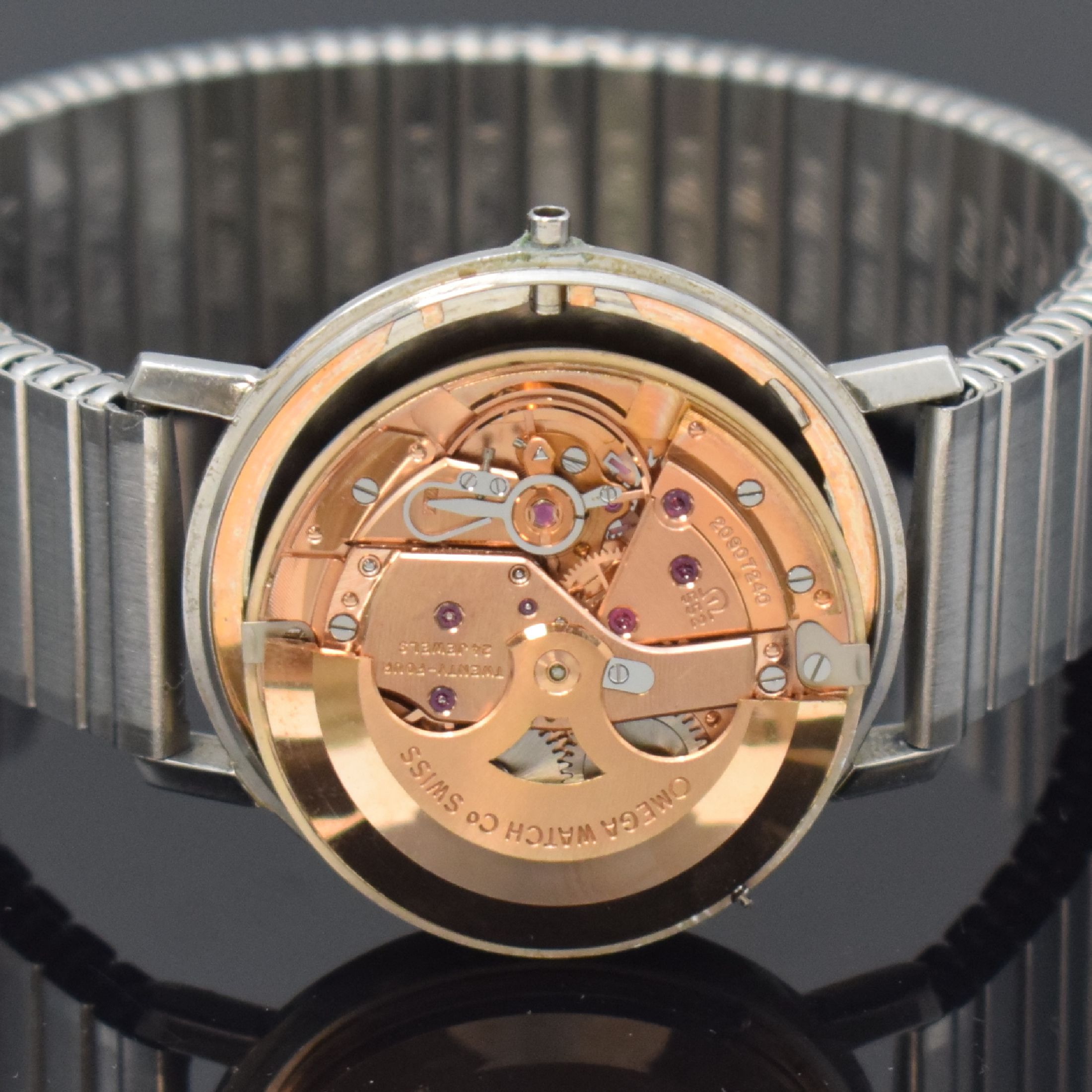 Detail e: OMEGA Seamaster De Ville Herrenarmbanduhr in Stahl Referenz 14905 SC-62, Schweiz um 1962, Automatik, Monocoque-Geh., Glasrand aufgedr., orig. Krone ...