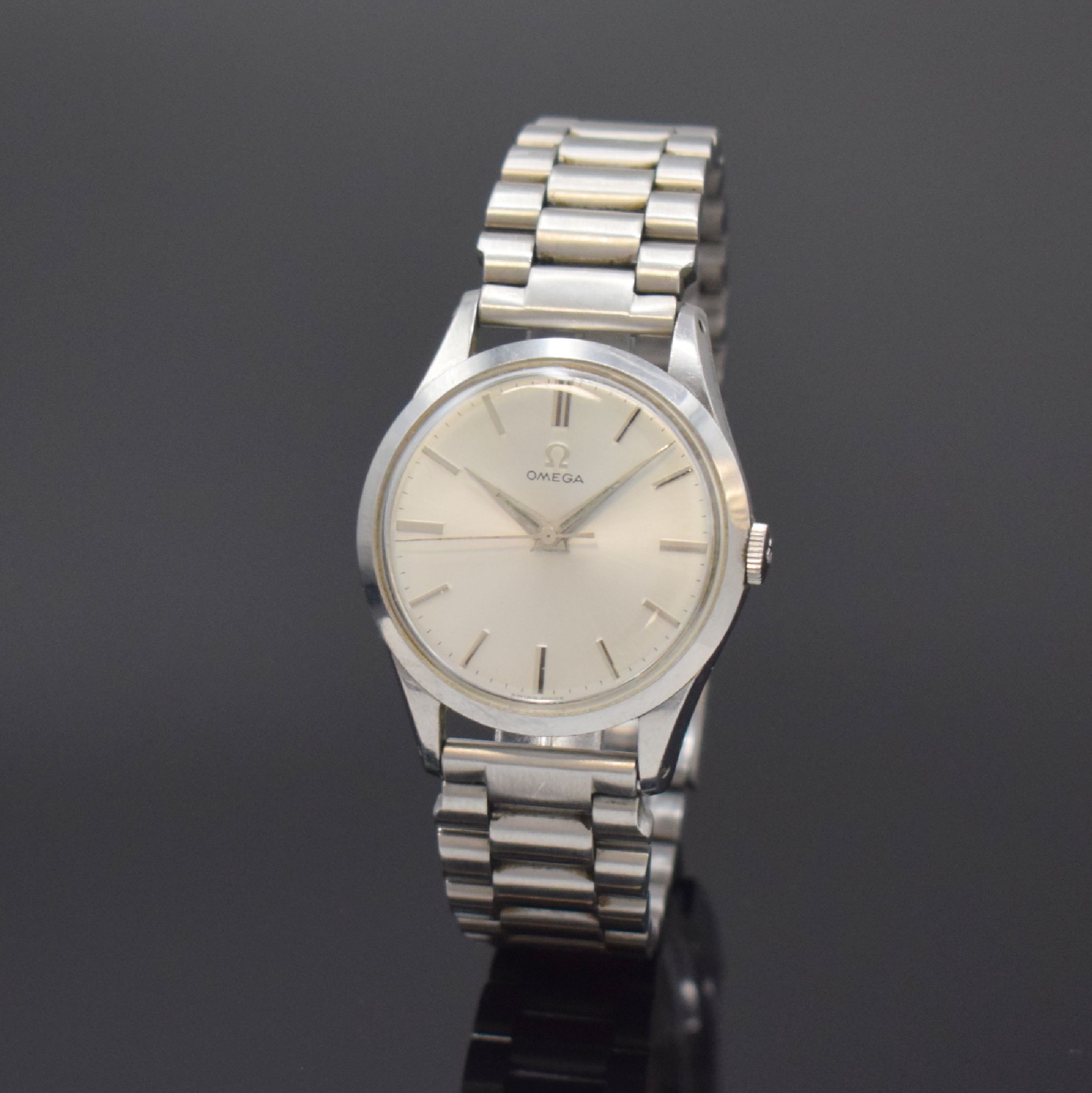 OMEGA große Herrenarmbanduhr in Edelstahl Referenz 2760-7SC, Handaufzug, Schweiz um 1955, 3-teil. Geh. inkl. orig. Gliederband m. Faltschl. Ref. ...