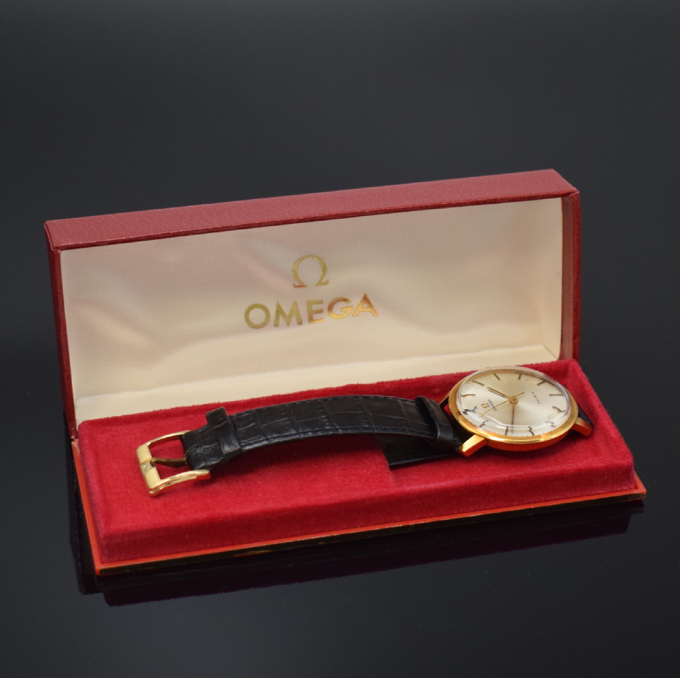Detail g: OMEGA Geneve Herrenarmbanduhr in GG 585/000 Referenz 131.021, Schweiz um 1969, Handaufzug, 3-teil. Geh., Boden und Glasrand aufgedr., vers. Zifferbl. ...