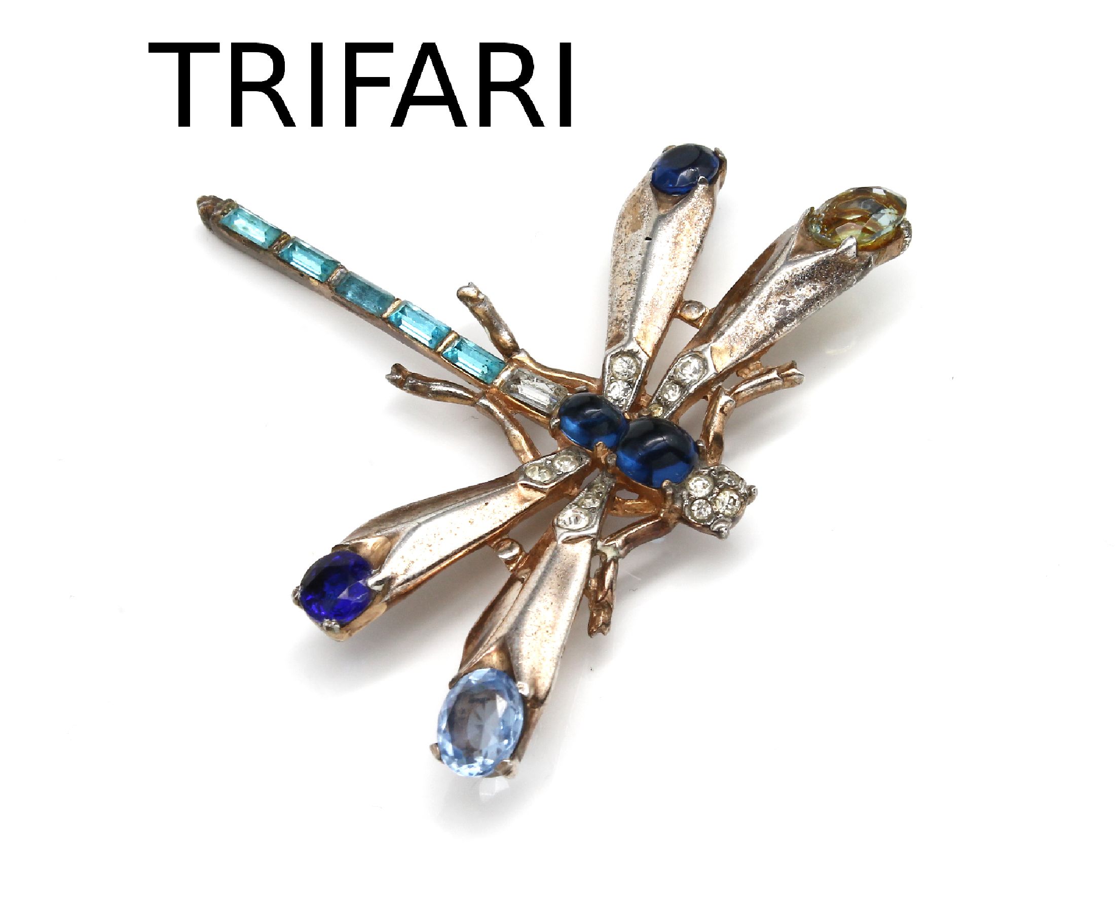 TRIFARI Modeschmuckbrosche "Libelle", Metall verg., bes. mit buntem und farblosem Straß,facett. und Cabochons, Tragespuren, L. ca. 5.5cm, ...