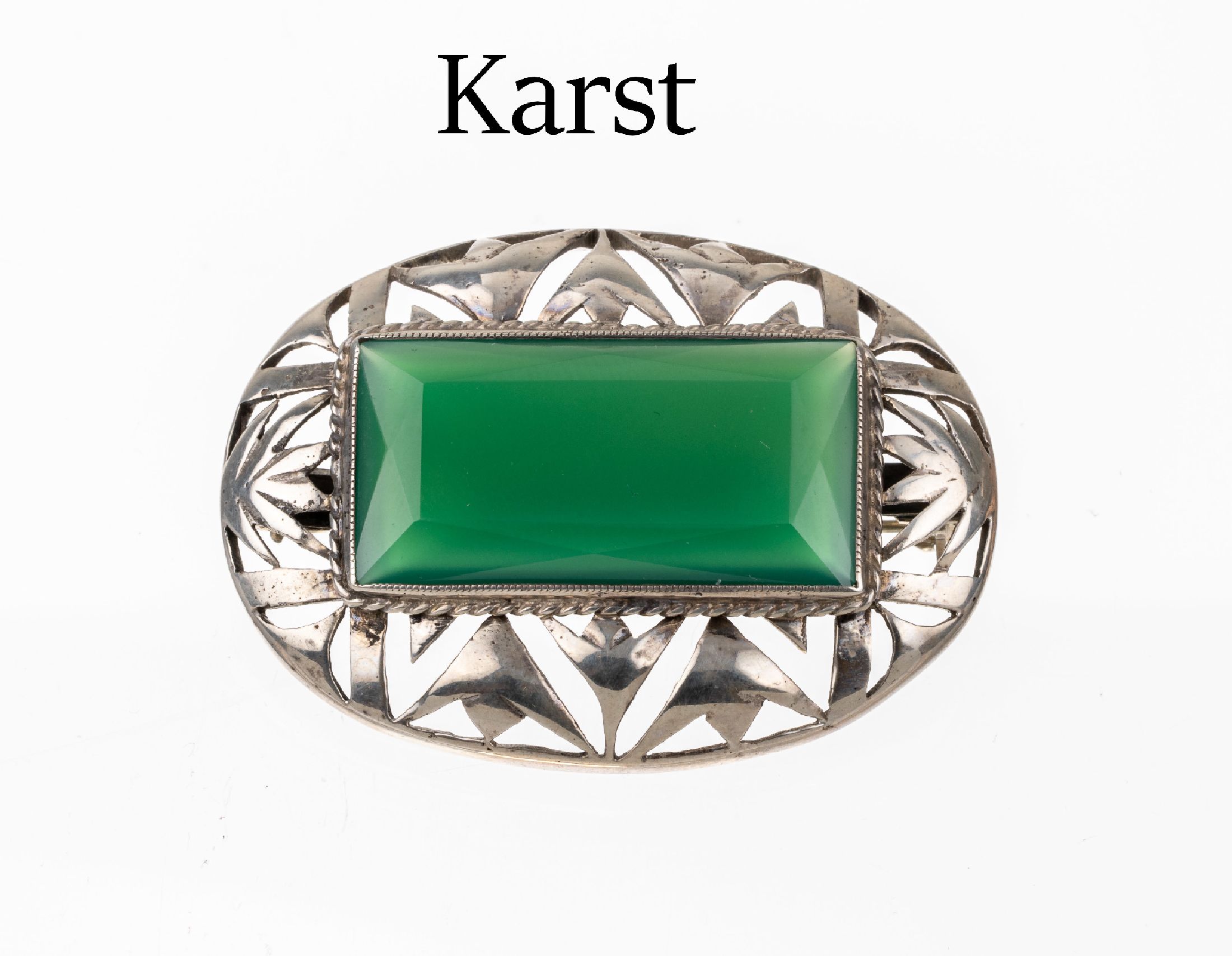 KARST Achatbrosche, 800er Silber, deutsch um 1928/30, abstr. geom. Blattwerk, mittig miteiner grünen Achatplatte, im glatten Rahmen mit ...