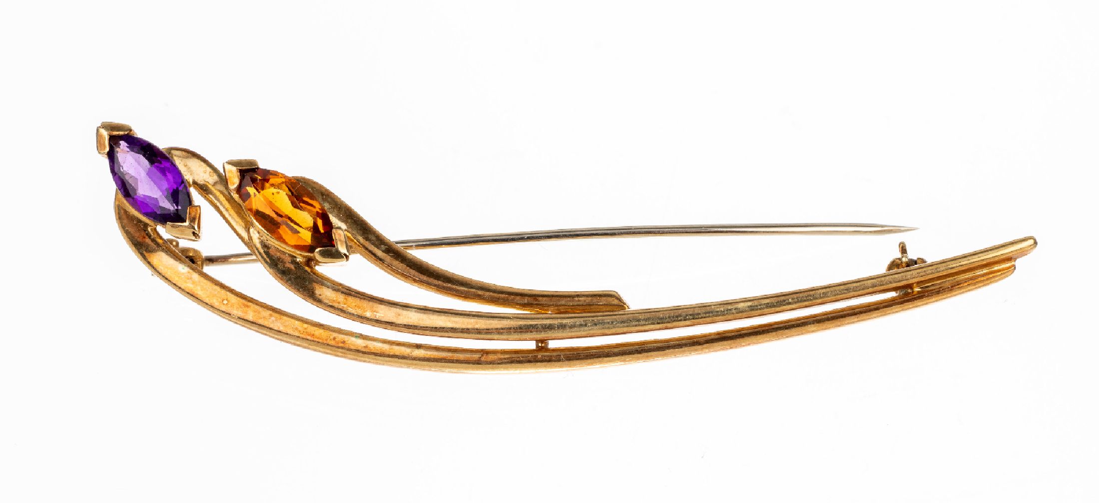 14 kt Gold Farbstein-Brosche, GG 585/000, abstrakt florale Gestaltung, 1 Amethyst- und 1Citrin-Navette, L. ca. 6 cm, ca. 5.0 g
