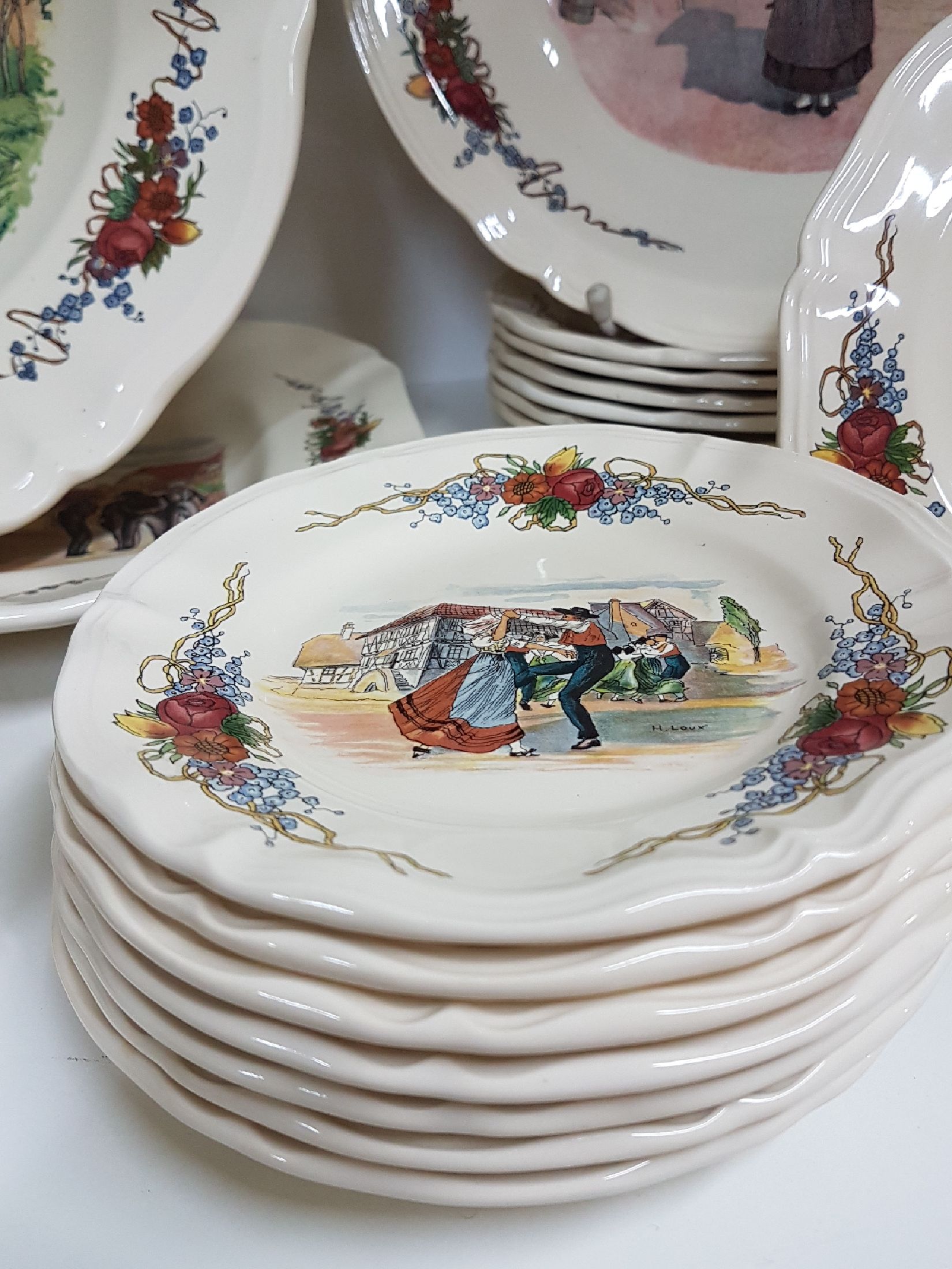 Detail c: Tafelservice, Sarreguemines, France, Modell Obernai, komplett für 6 Personen mit Zubehör, 6 Menueteller, 6 Suppenteller, 6 Dessertteller, 2 kl. ...