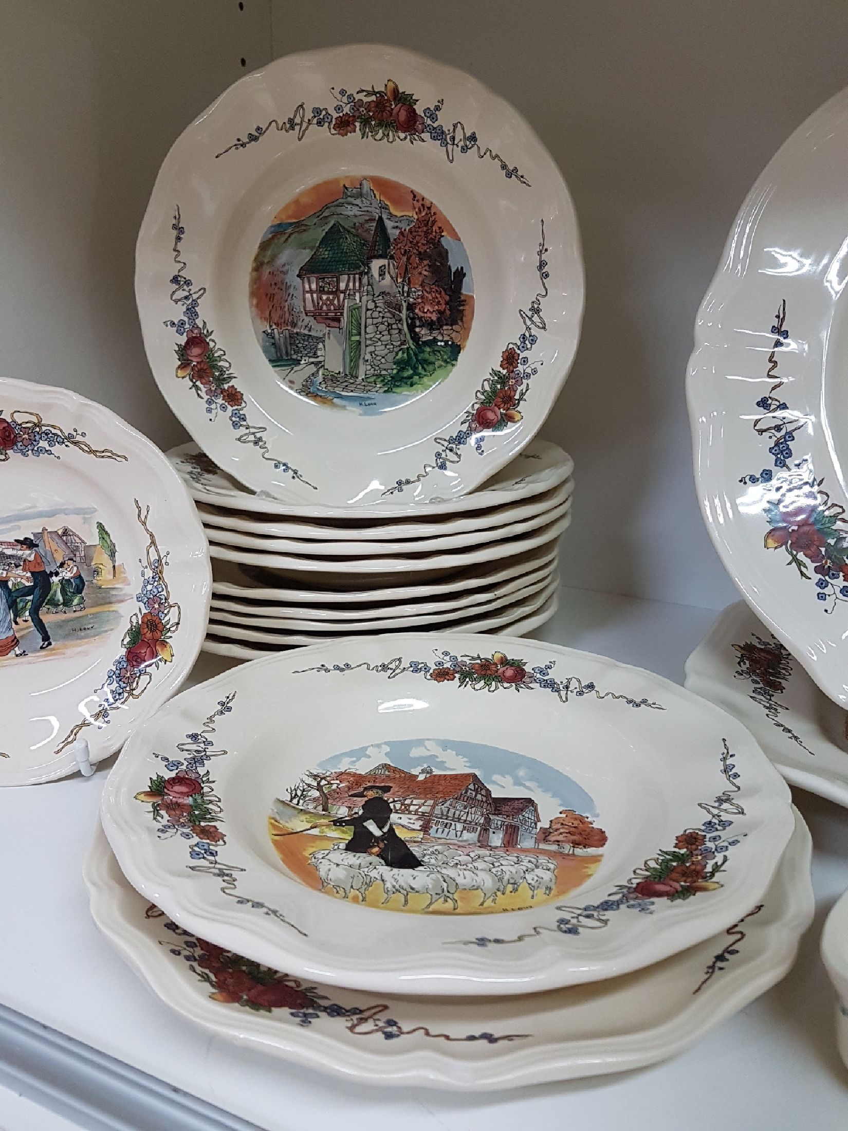 Detail g: Tafelservice, Sarreguemines, France, Modell Obernai, komplett für 6 Personen mit Zubehör, 6 Menueteller, 6 Suppenteller, 6 Dessertteller, 2 kl. ...