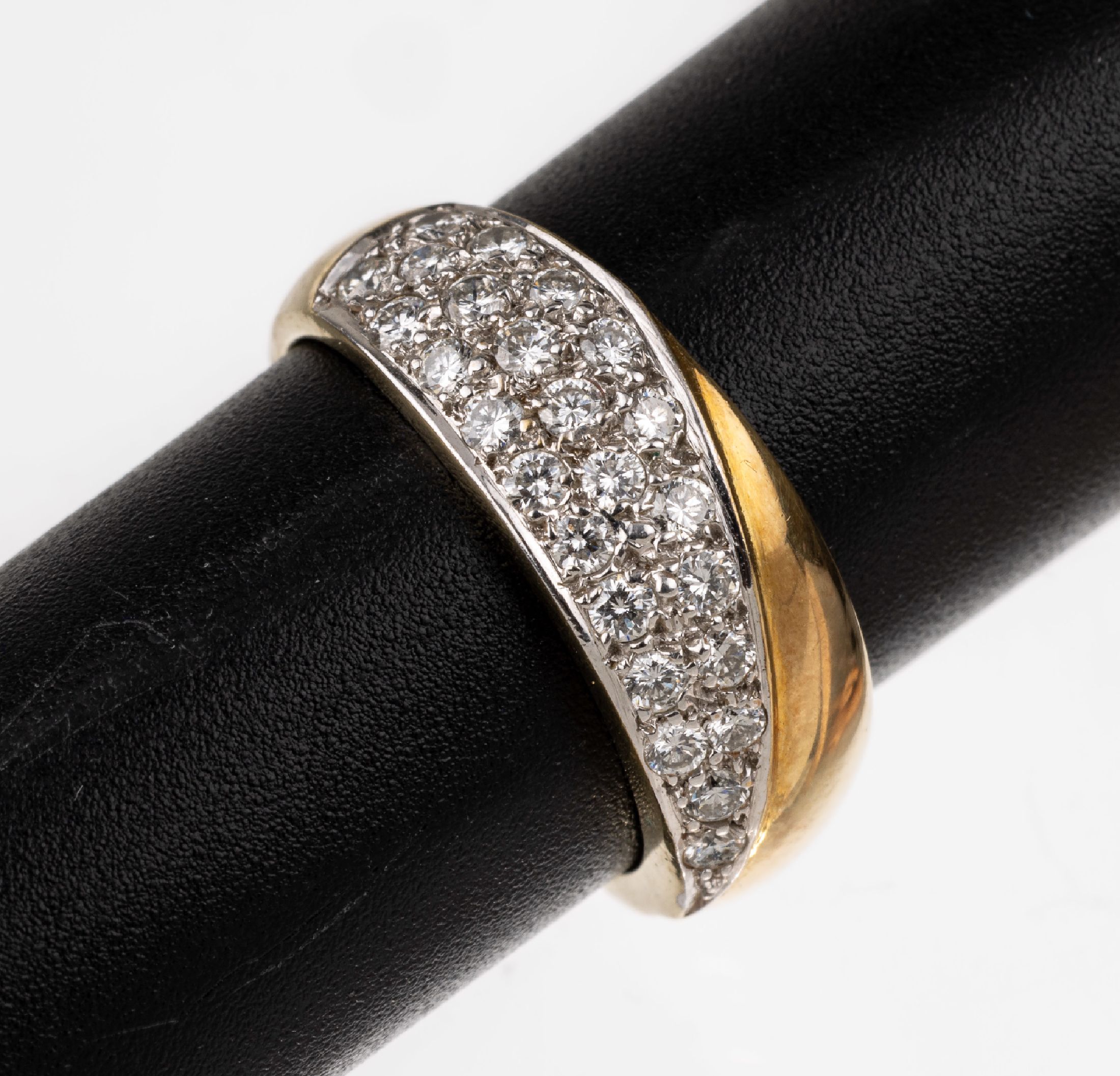 14 kt Gold Brillant-Ring, GG 585/000, 25 Brillanten in rhod. Fassung zus. ca. 0.35 ct Weiß/si, RW 52, ca. 3.6 g