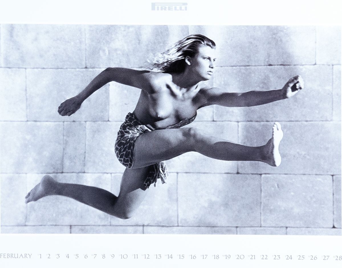 Detail j: 10 versch. Pirelli-Kalender, aus den Jahren 1986, 1990, 1991, 1992, 1993, 1994, 1995, 1998, 1999 und 2001, von den Fotografen Bert Stern, Clive ...