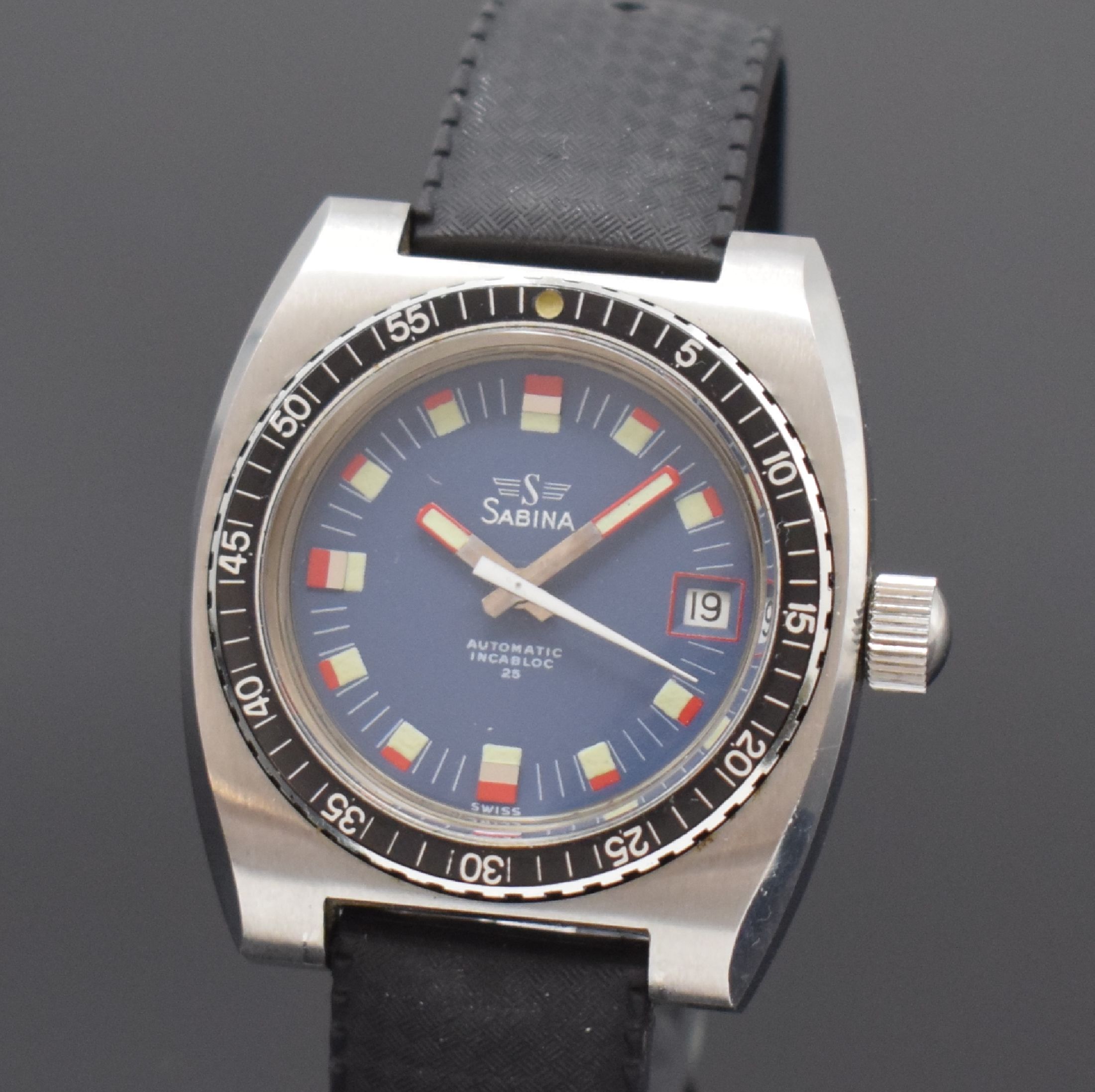 Detail a: SABINA Herrenarmbanduhr im Taucherdesign, Schweiz um 1970, Automatik, Edelstahlgeh. inkl. Nautic-Band, Boden und Krone verschr., Lünette m. ...
