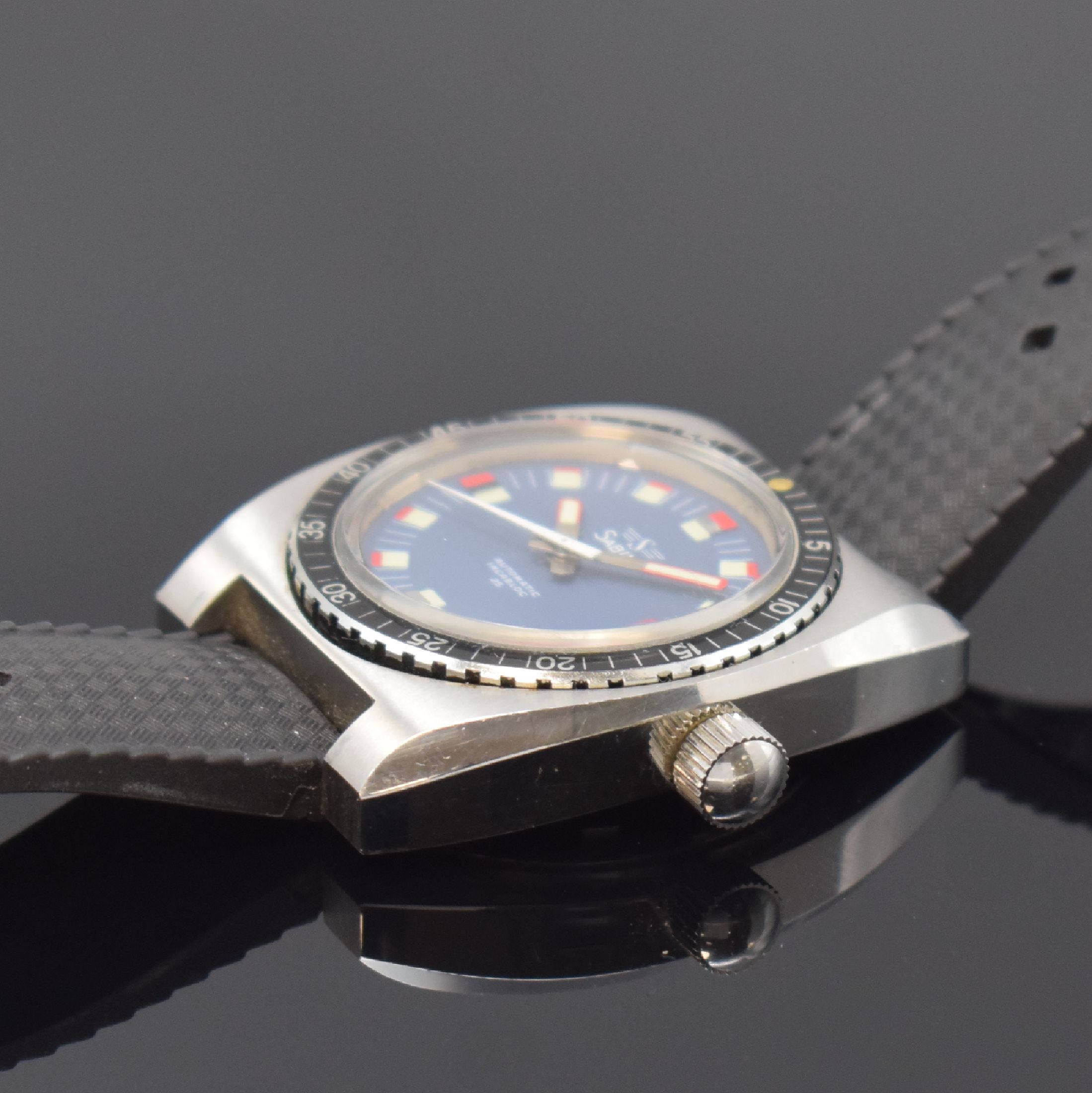 Detail b: SABINA Herrenarmbanduhr im Taucherdesign, Schweiz um 1970, Automatik, Edelstahlgeh. inkl. Nautic-Band, Boden und Krone verschr., Lünette m. ...