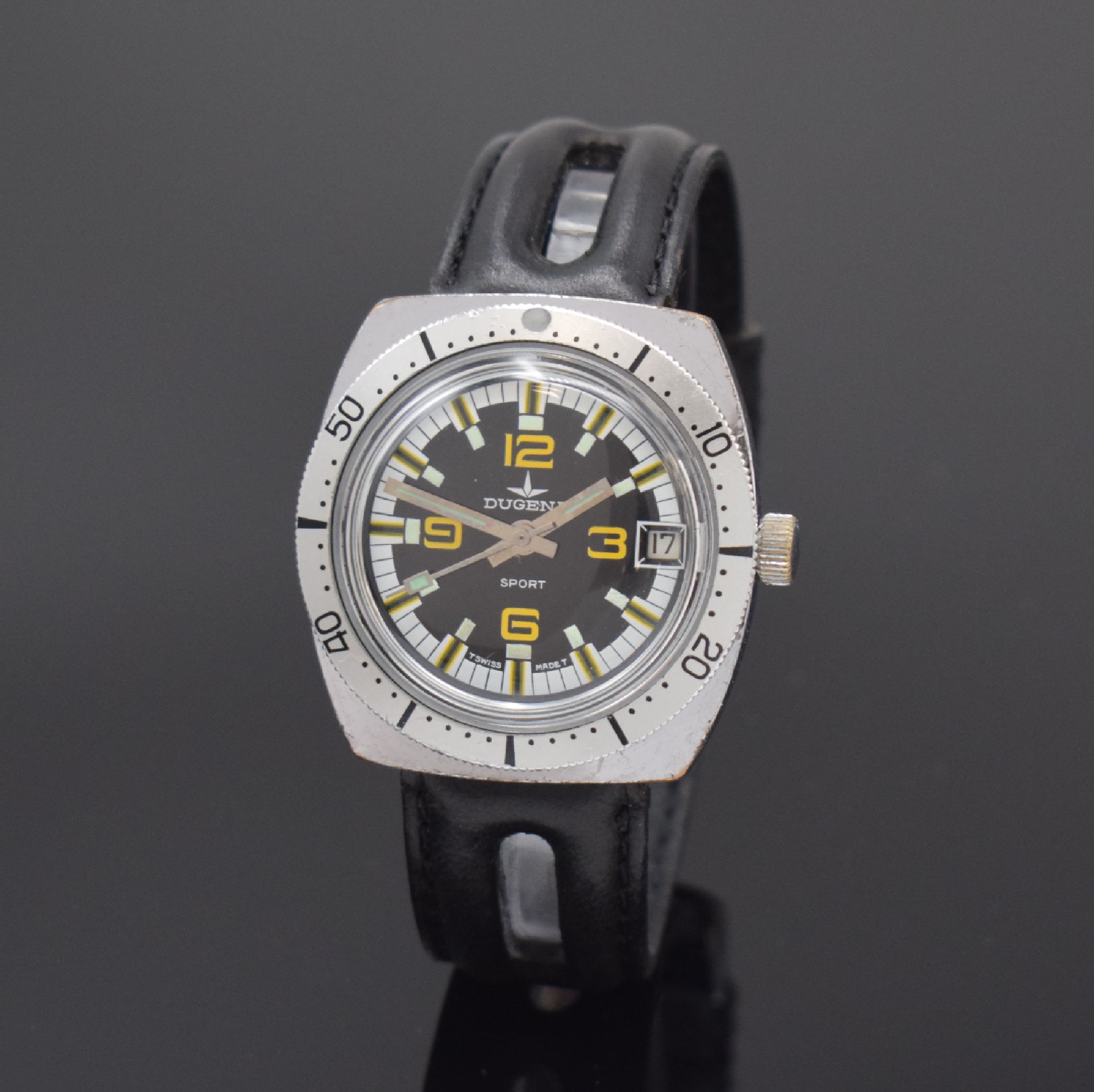DUGENA Sport Herrenarmbanduhr, Handaufzug, Schweiz um 1968, verchr. Geh., Edelstahlboden verschr., Lünette m. 60er Teilung beids. drehb., schwarzes ...