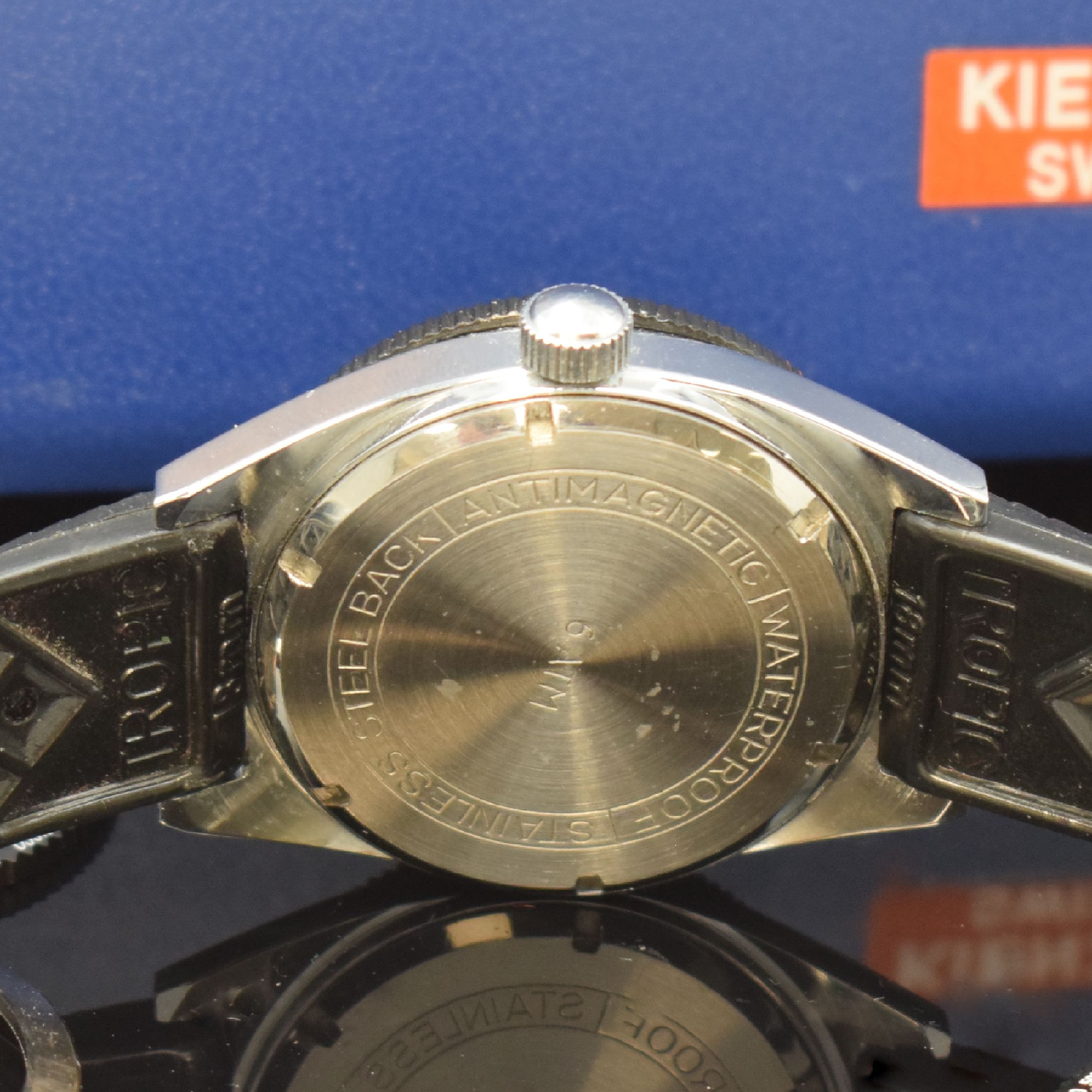 Detail c: KIENZLE Sport Herrenarmbanduhr mit original Etui und Wechsel-Lünetten, Handaufzug, Deutschland 1960er Jahre, verchr. Geh., Tropic-Armband, verschr. ...