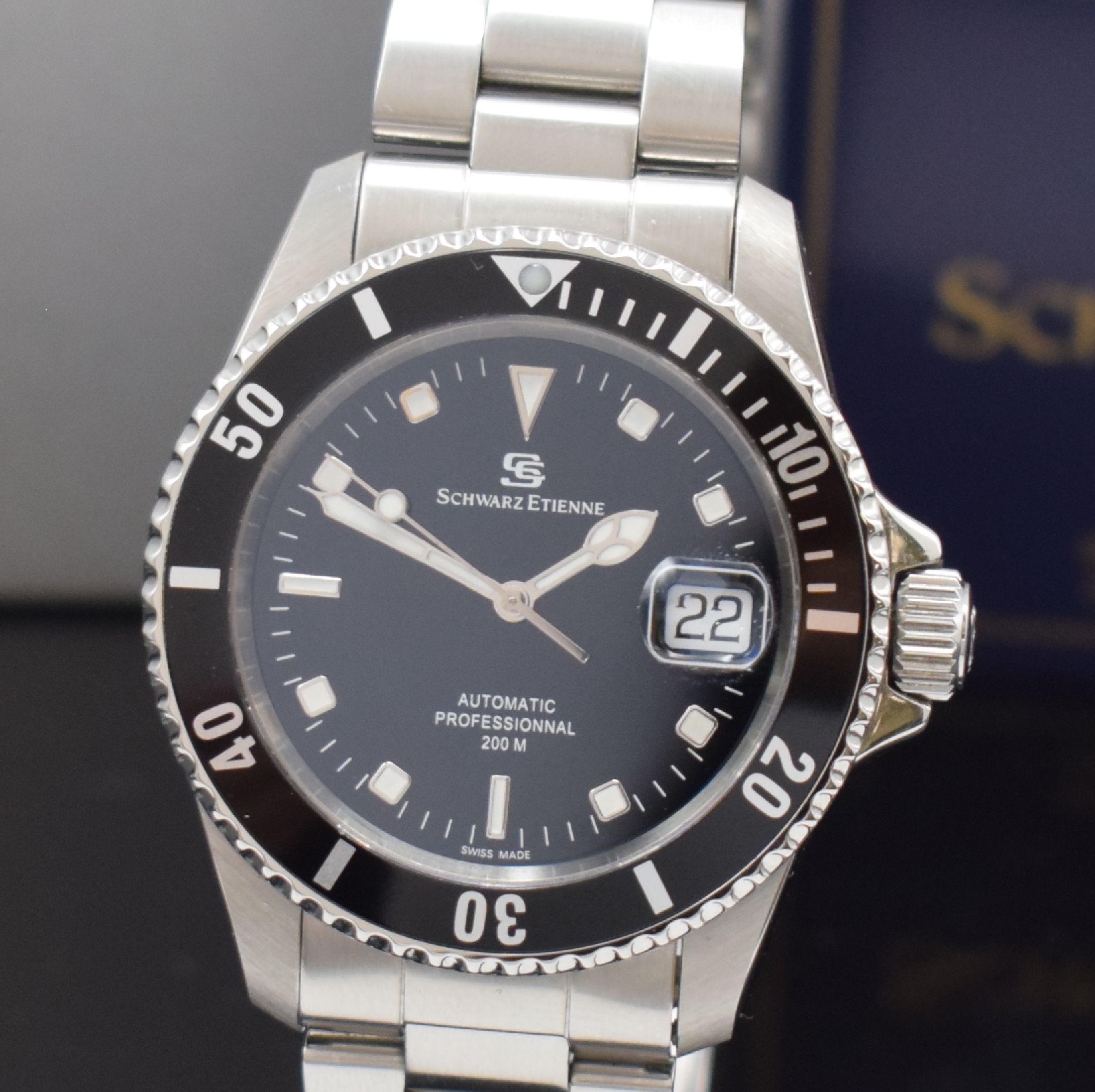 Detail a: SCHWARZ ETIENNE Professional 200M Herrenarmbanduhr Referenz 828301, Automatik, Schweiz um 2000, verschr. Edelstahlgeh. inkl. orig. Gliederband m. ...